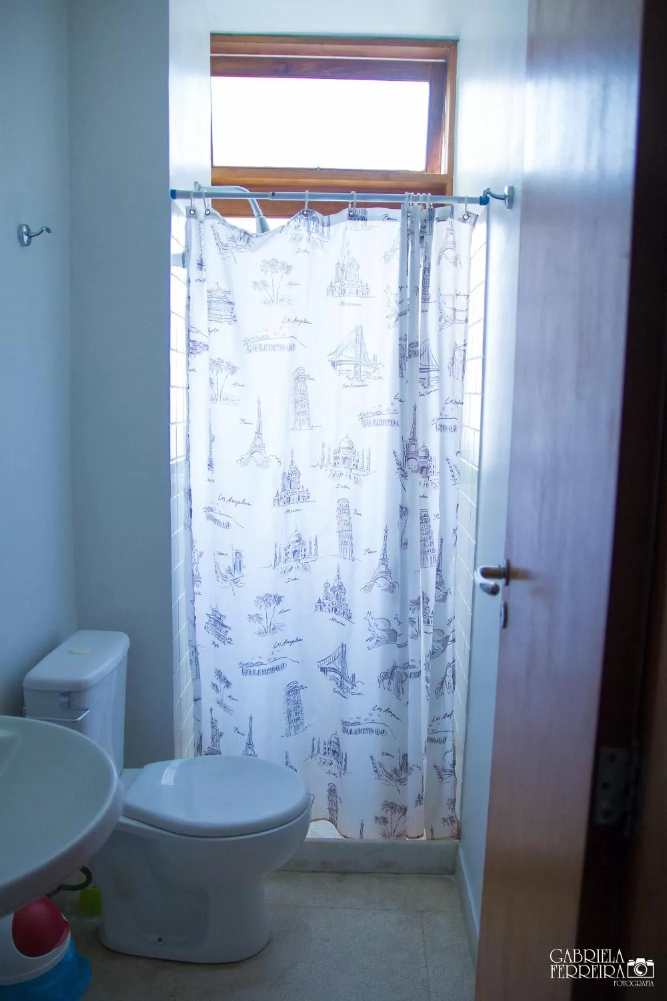 Day, Bathroom in Casa da Gente