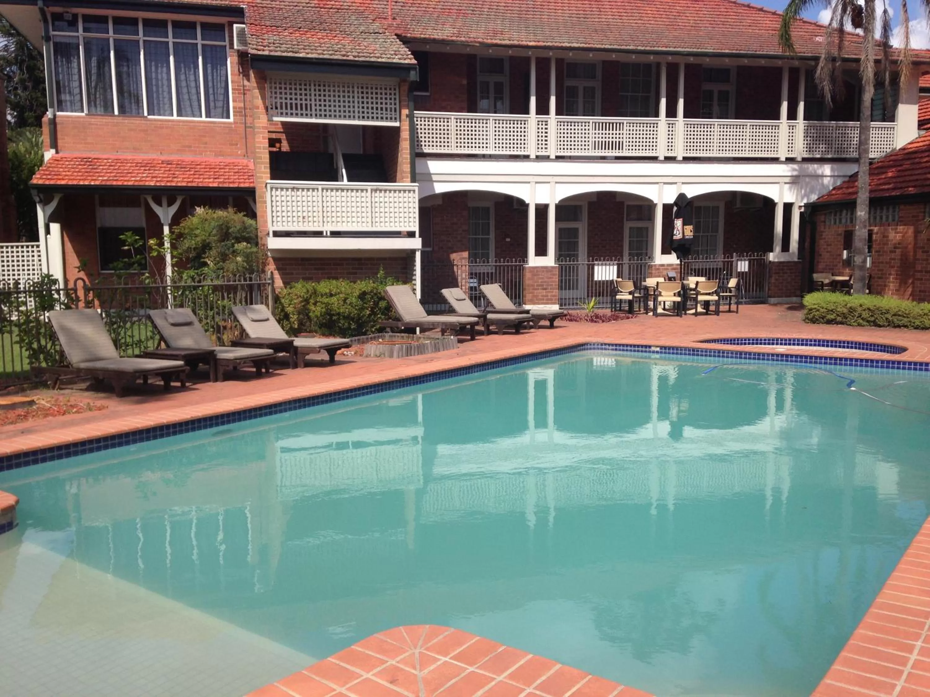 Swimming pool in Mercure Maitland Monte Pio
