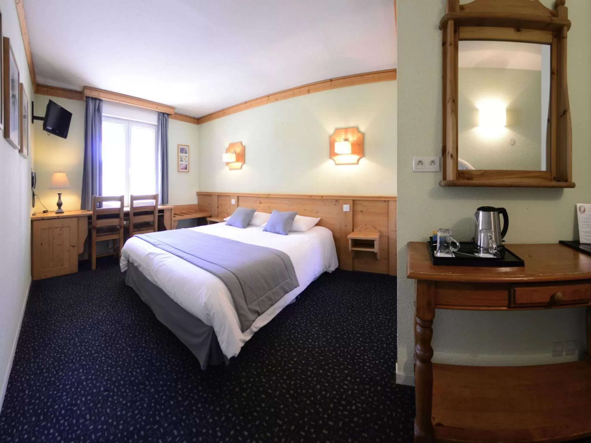 Coffee/tea facilities, Bed in Hotel Les Terrasses