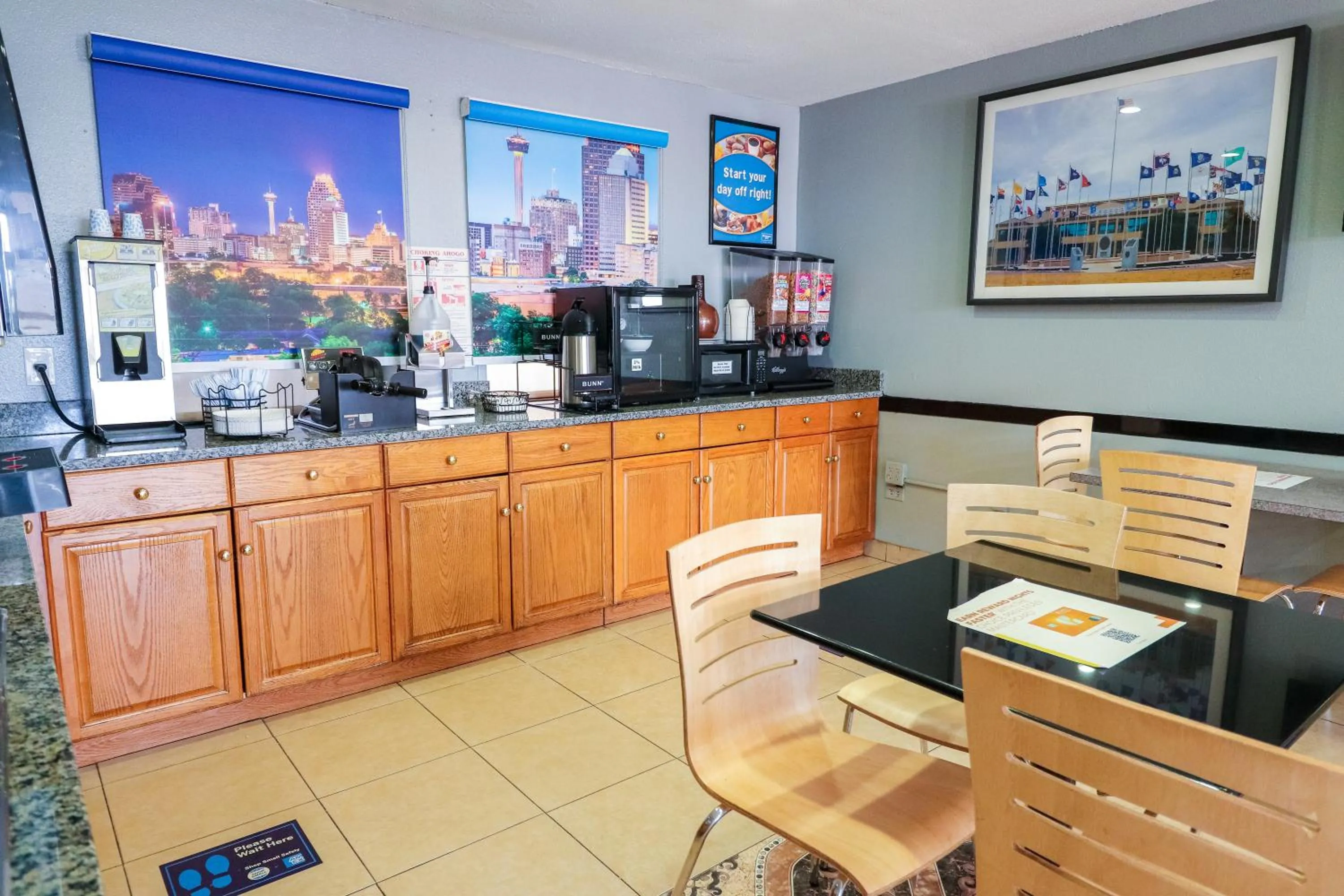 Coffee/tea facilities in Rodeway Inn San Antonio Lackland AFB - SeaWorld