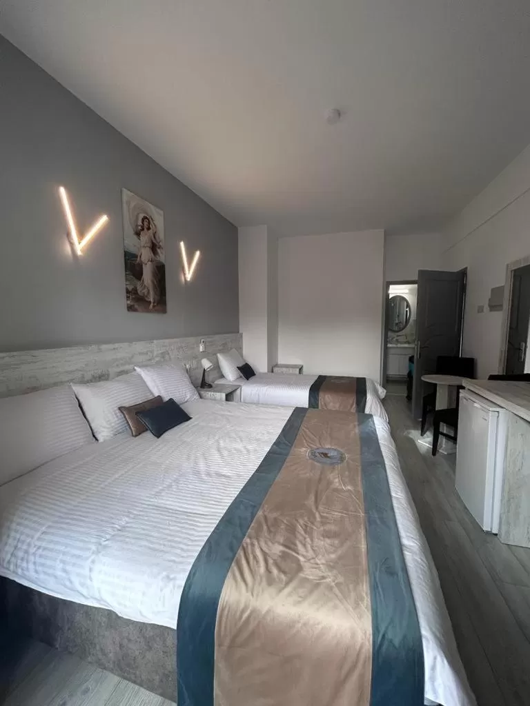 Royal Goddess Guest House, Walled City