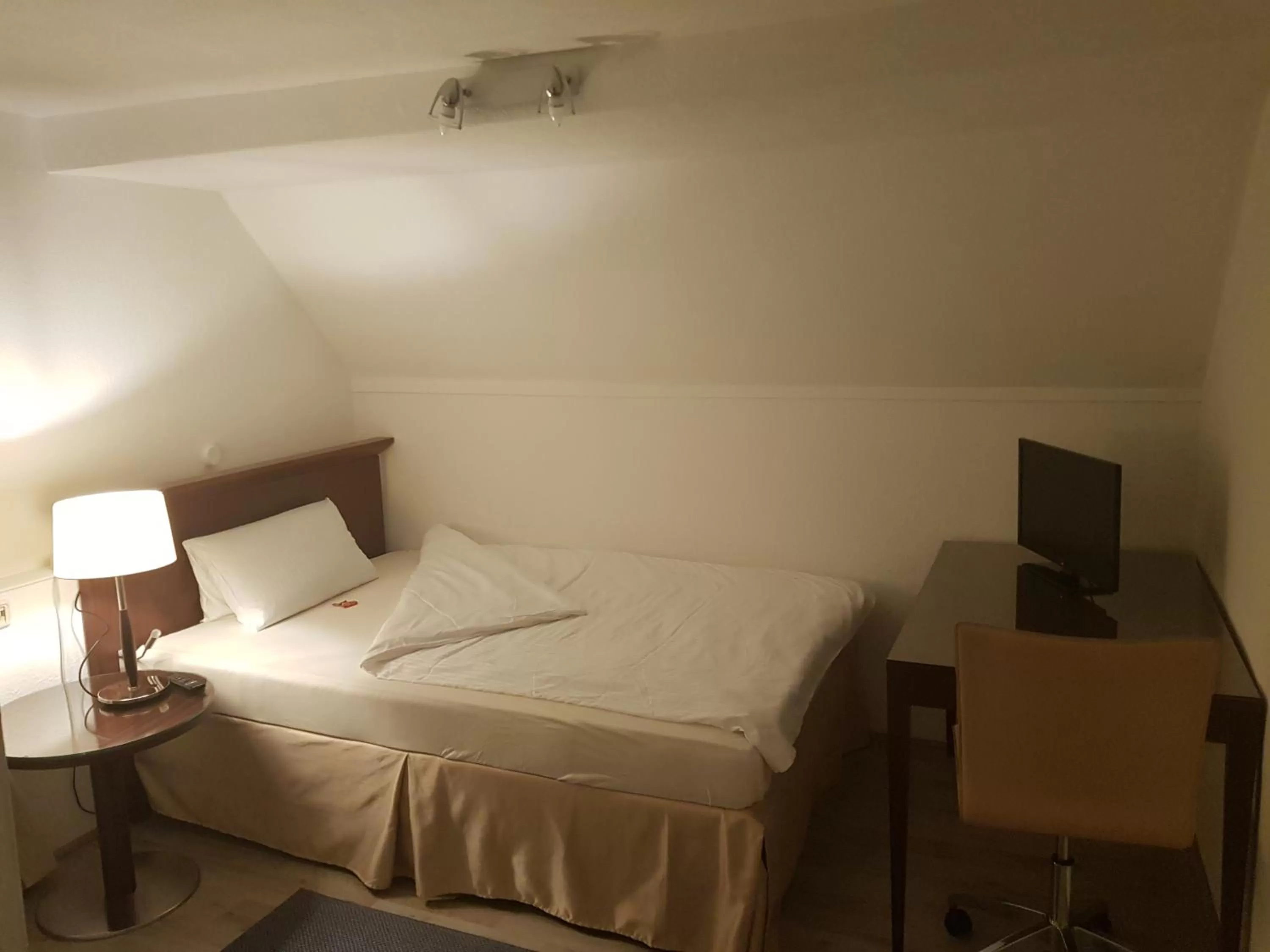 Photo of the whole room, Bed in Hotel Pension Blüchersruh