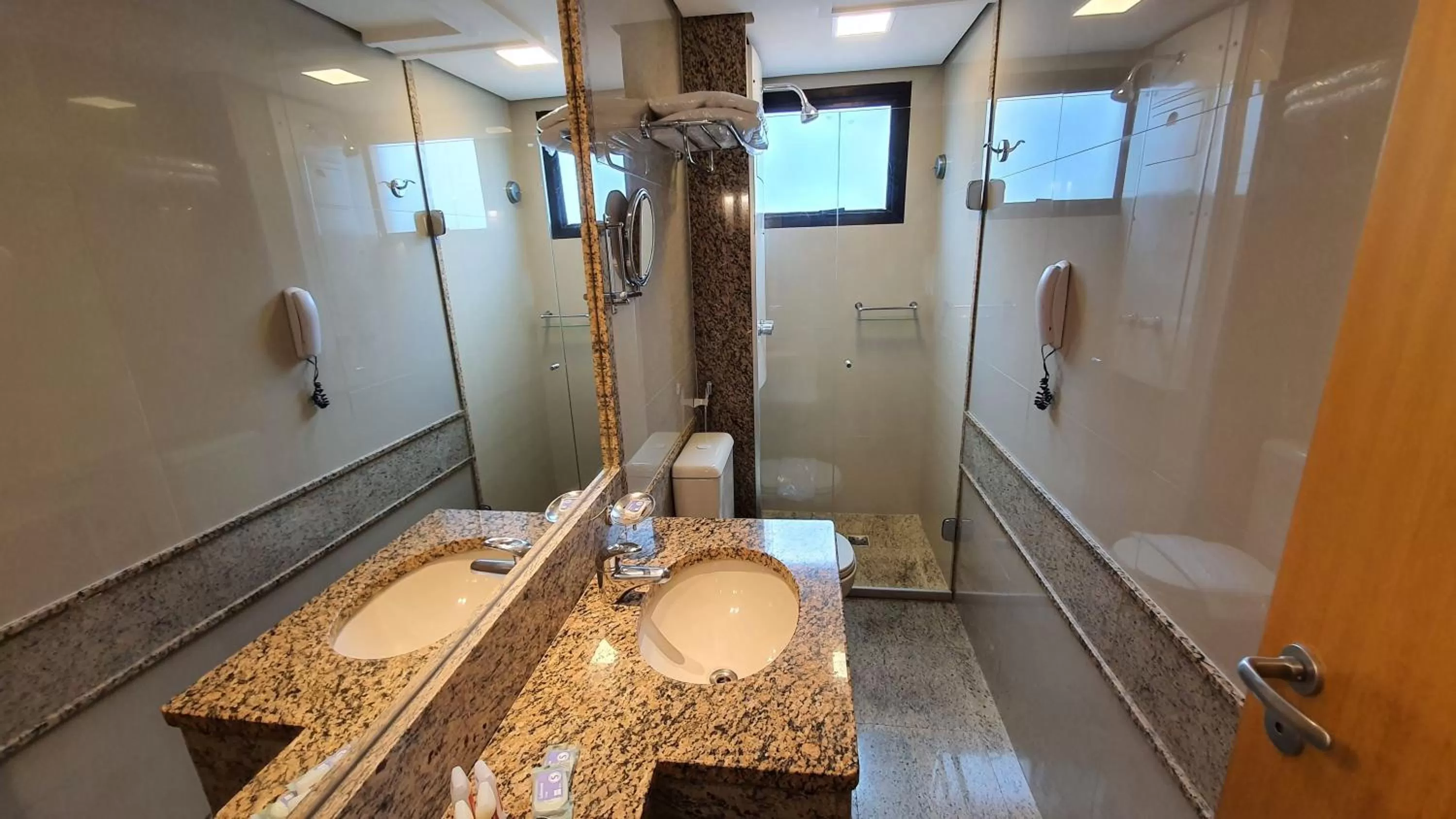 Bathroom in Lets Idea Brasília Hotel