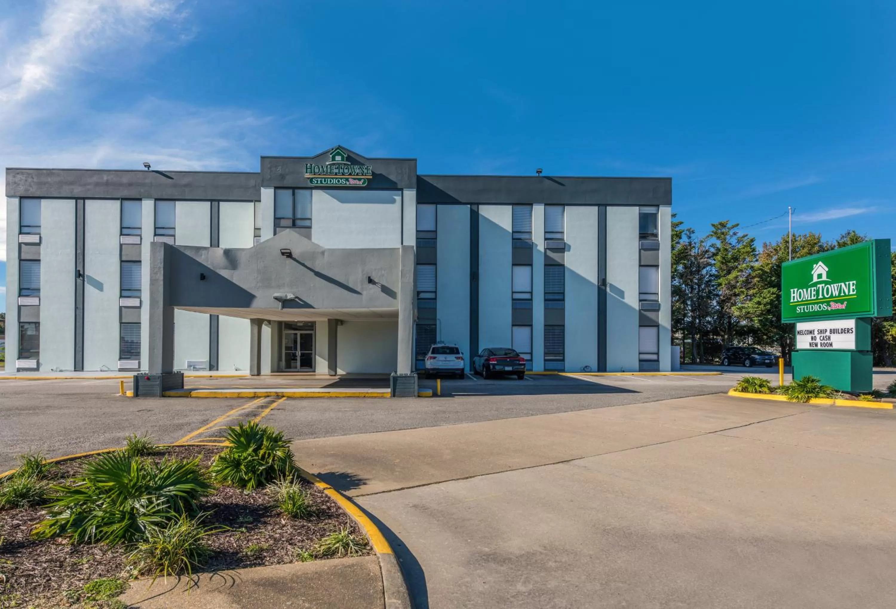 Property building in HomeTowne Studios by Red Roof Newport News - Hampton West