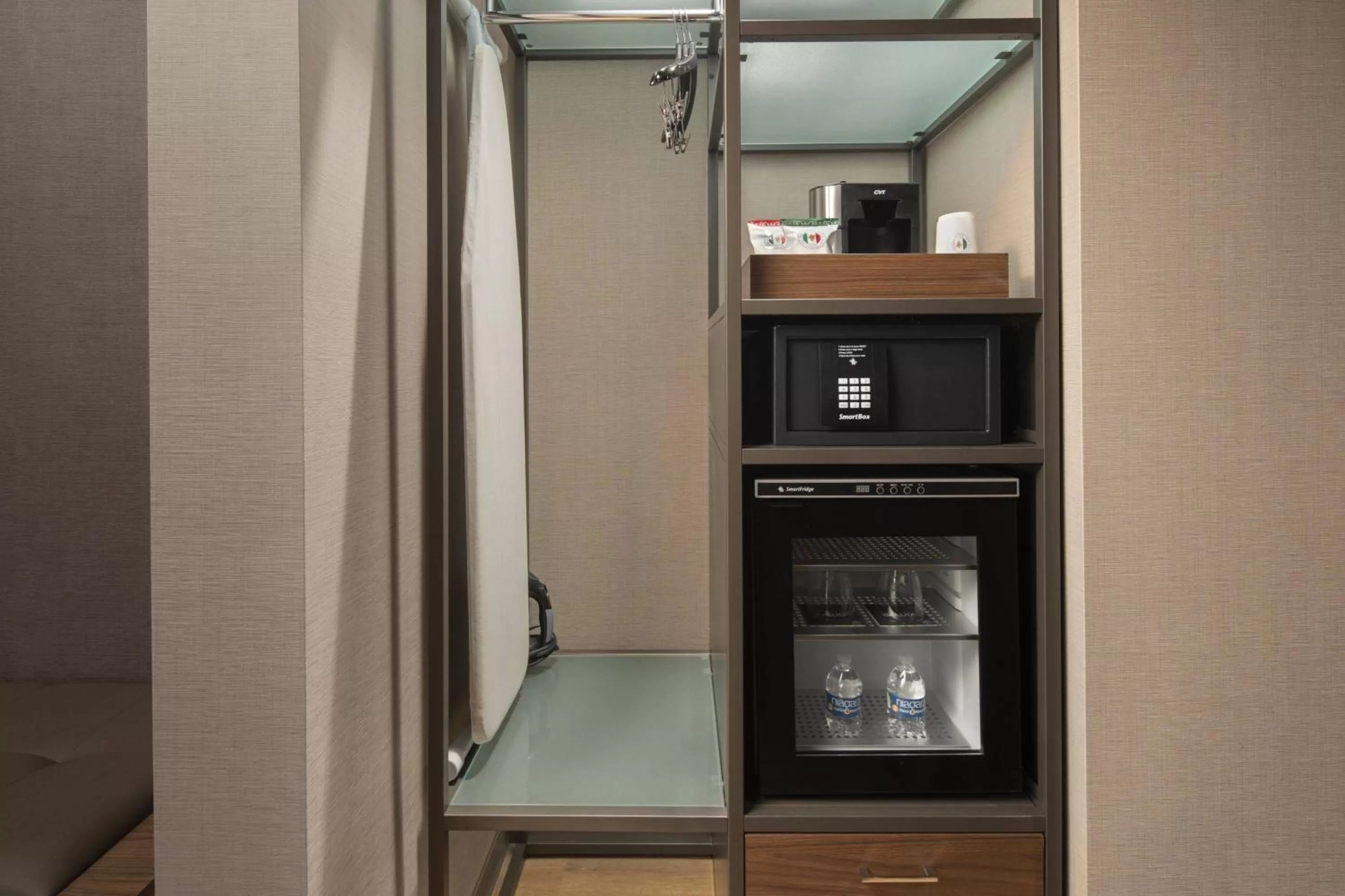 Photo of the whole room in AC Hotel by Marriott Fort Lauderdale Sawgrass Mills Sunrise