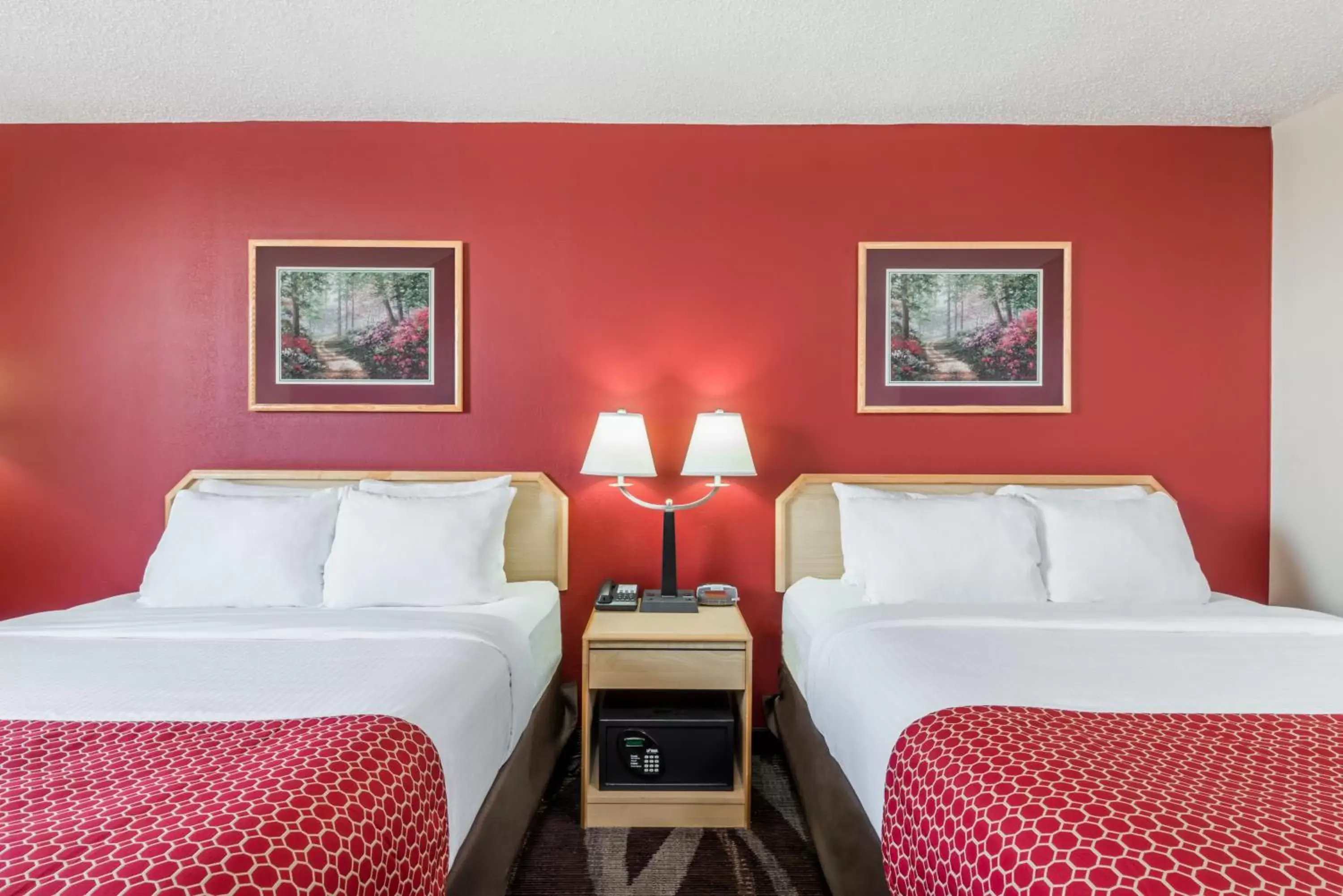 Queen Room with Two Queen Beds - Smoking in Days Inn by Wyndham Gillette Queen Room with Two Queen Beds - Smoking in Days Inn by Wyndham Gillette