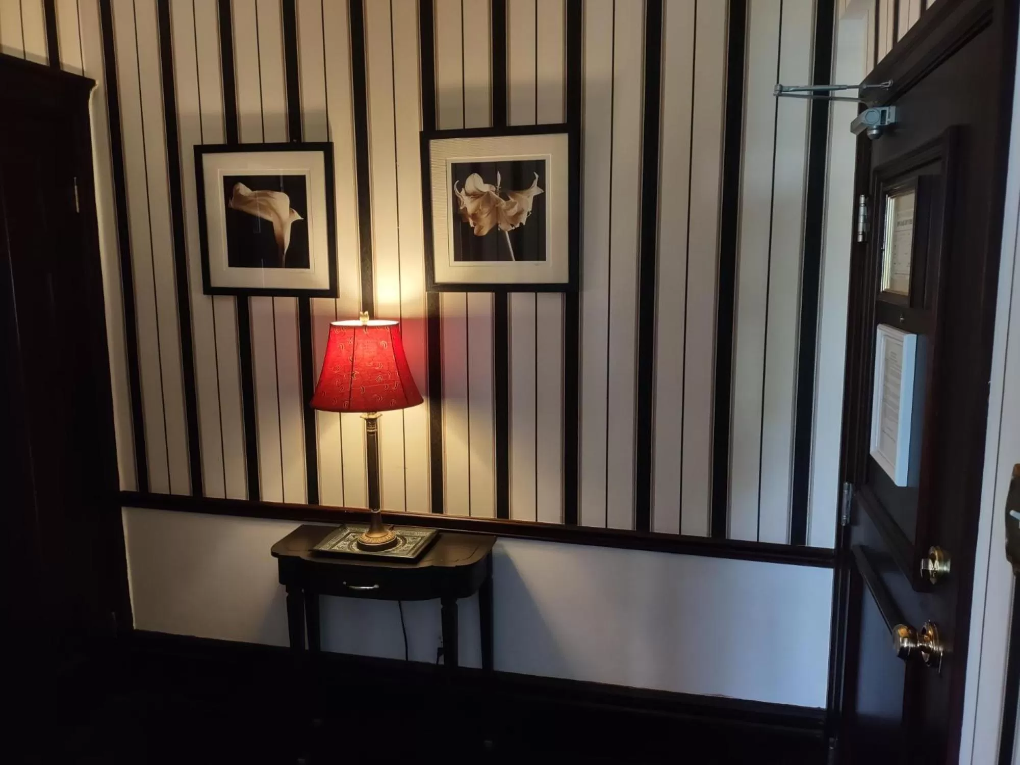 Decorative detail in The King George Inn