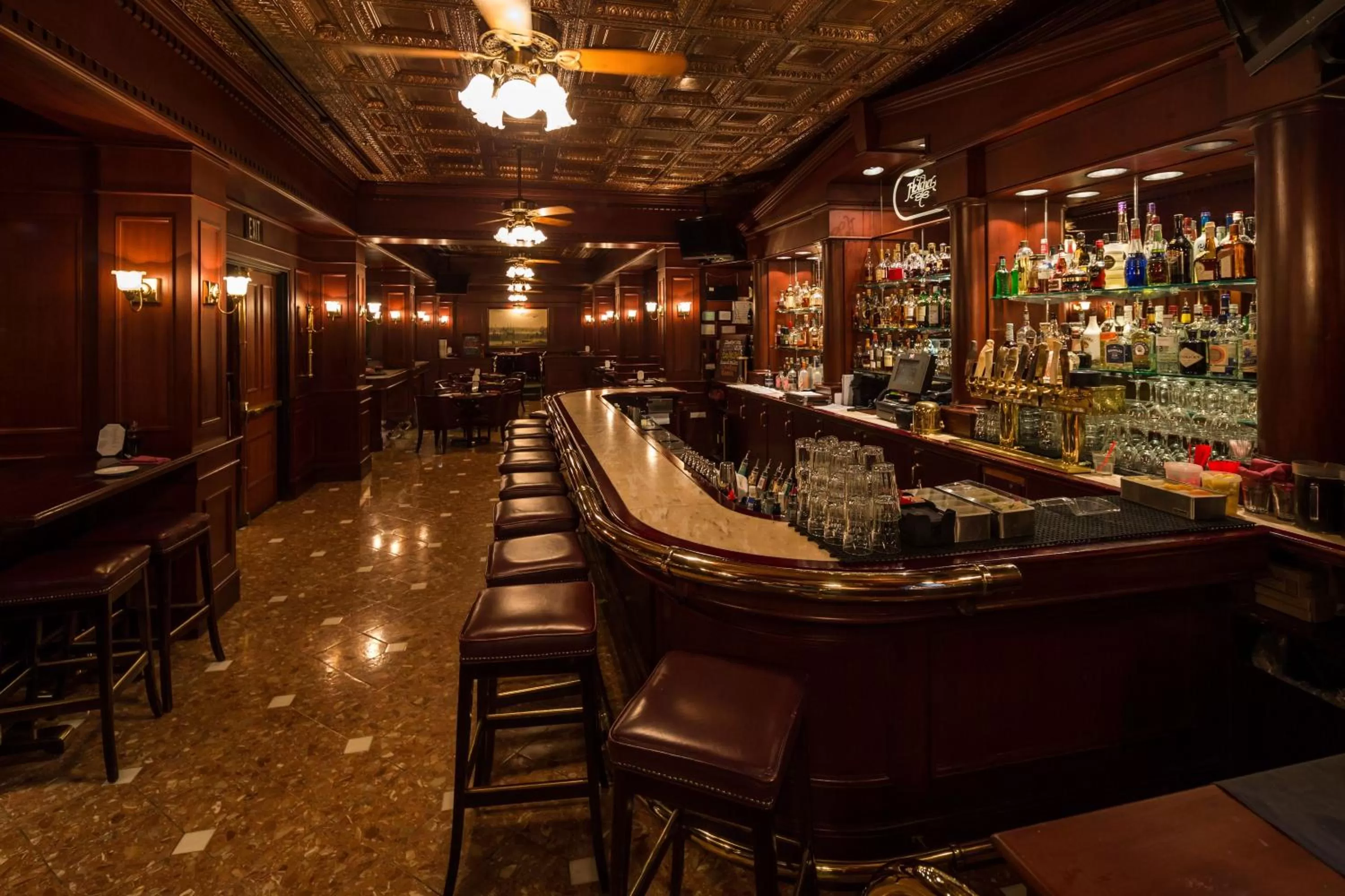 Food and drinks in The Hotel Captain Cook