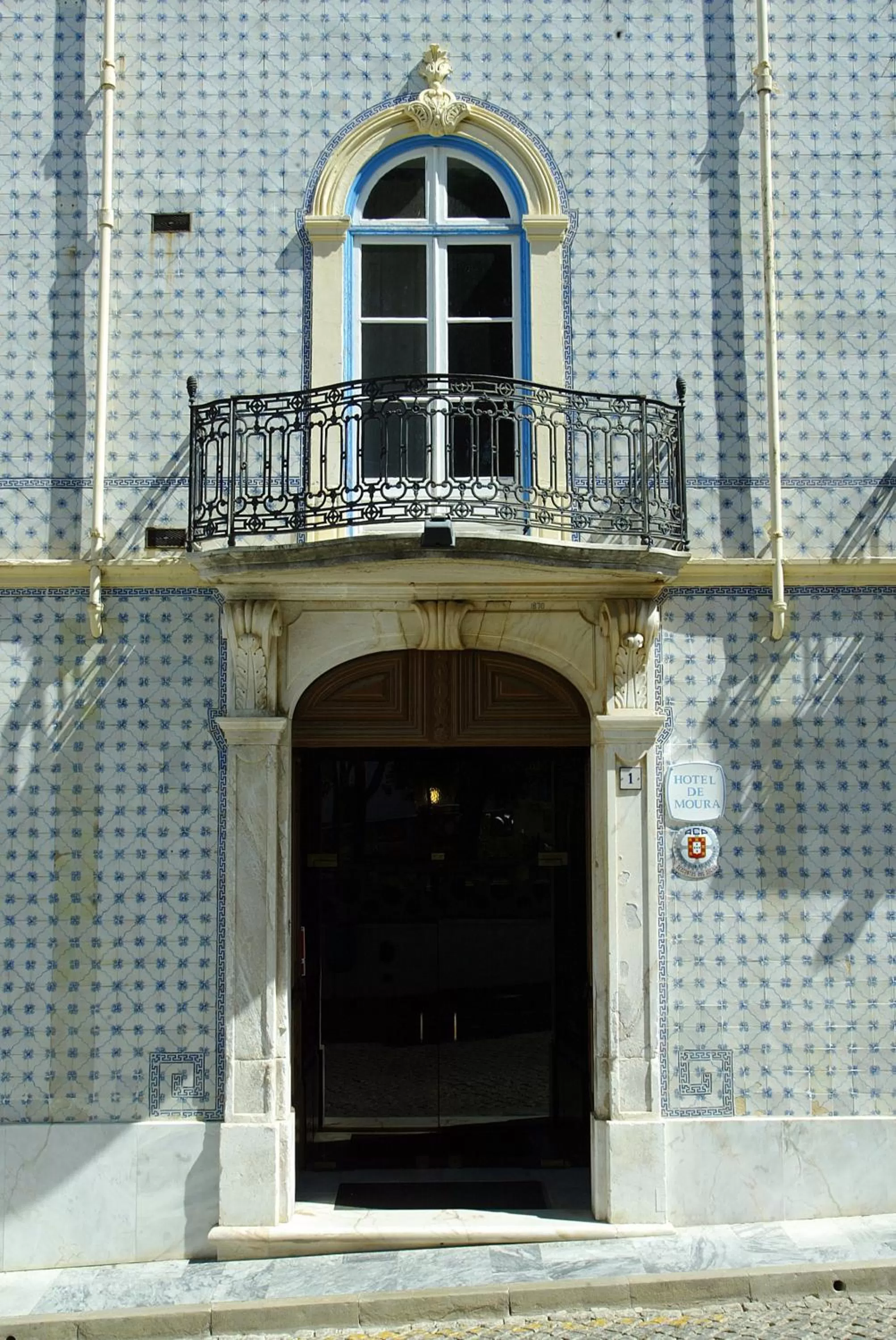 Facade/entrance in Hotel de Moura