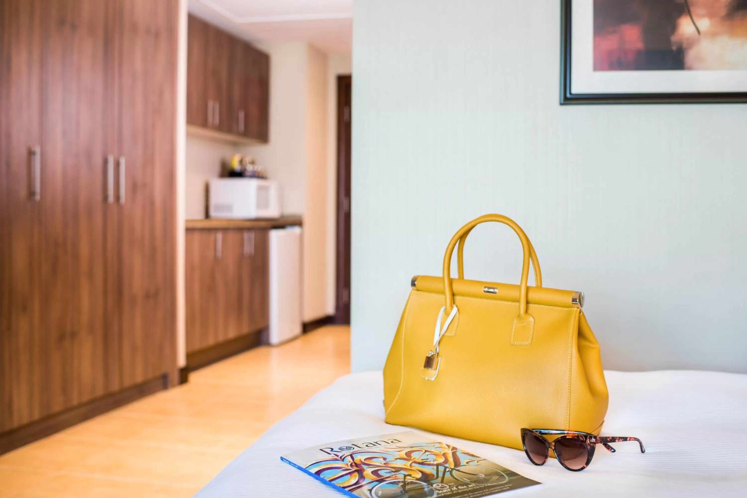 Coffee/tea facilities in Khalidiya Palace Rayhaan by Rotana, Abu Dhabi