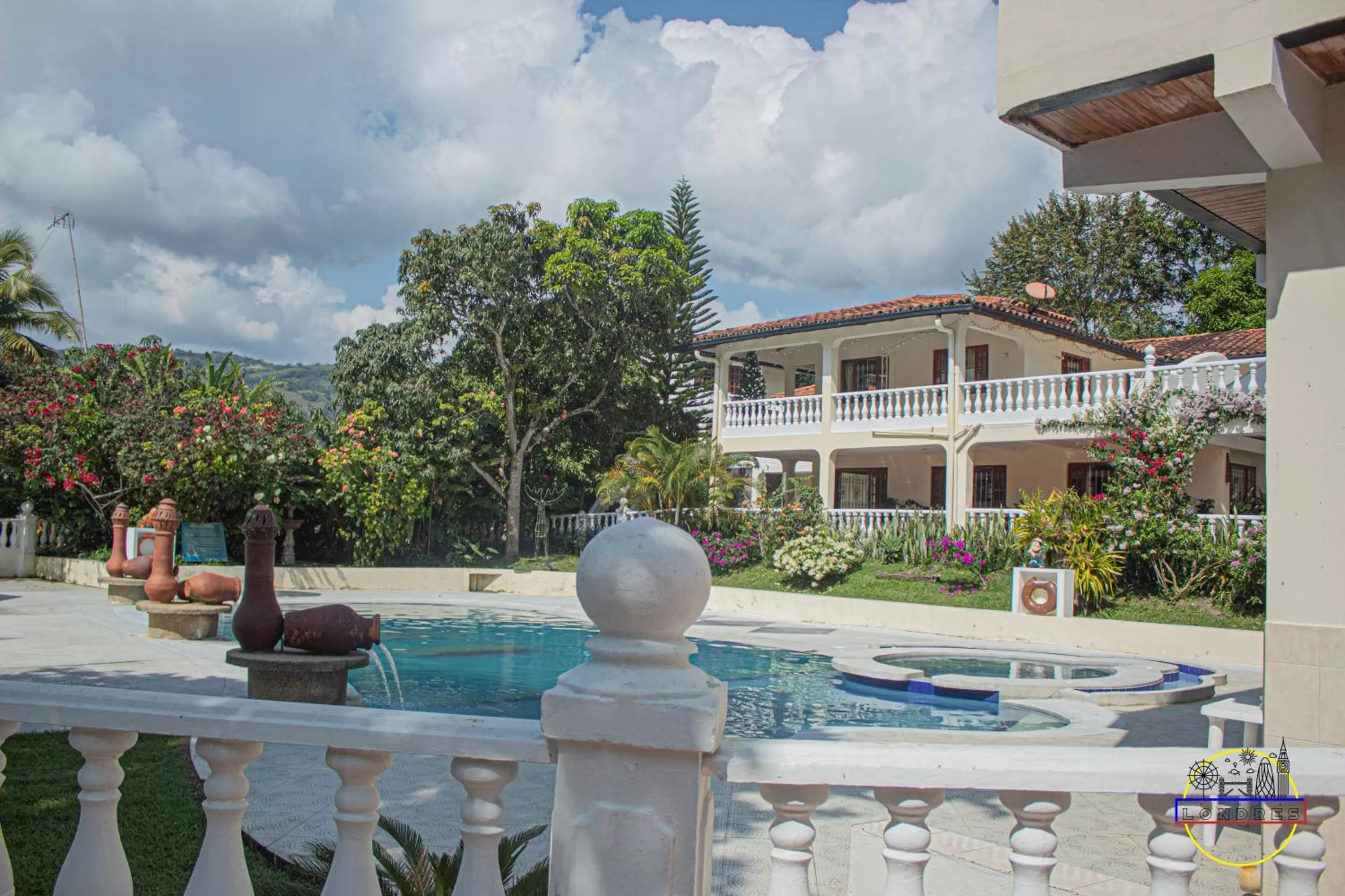 Property building, Swimming Pool in Hotel Finca Londres