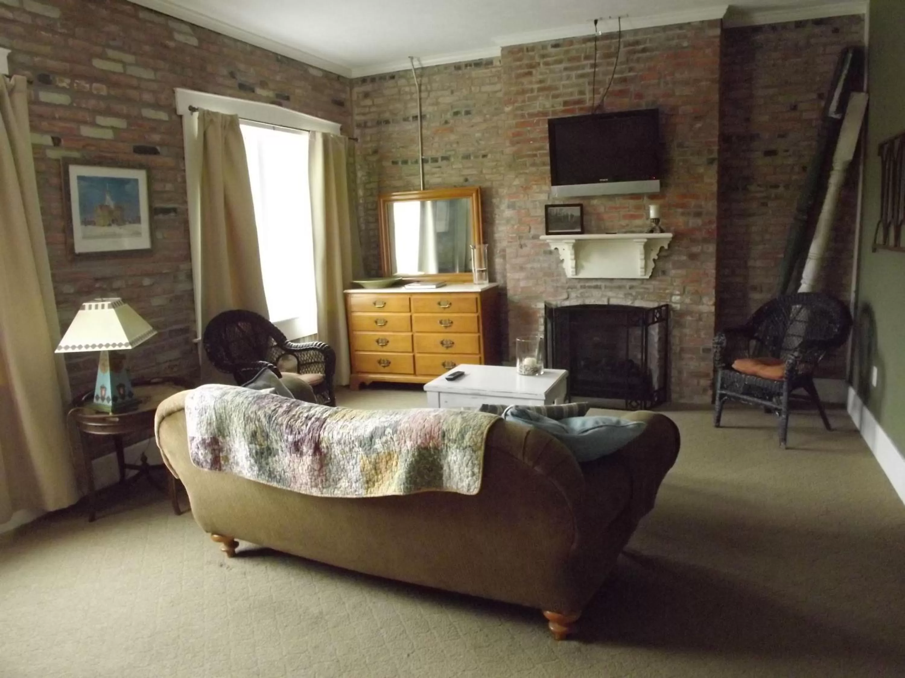 Seating area in William Watson Hotel