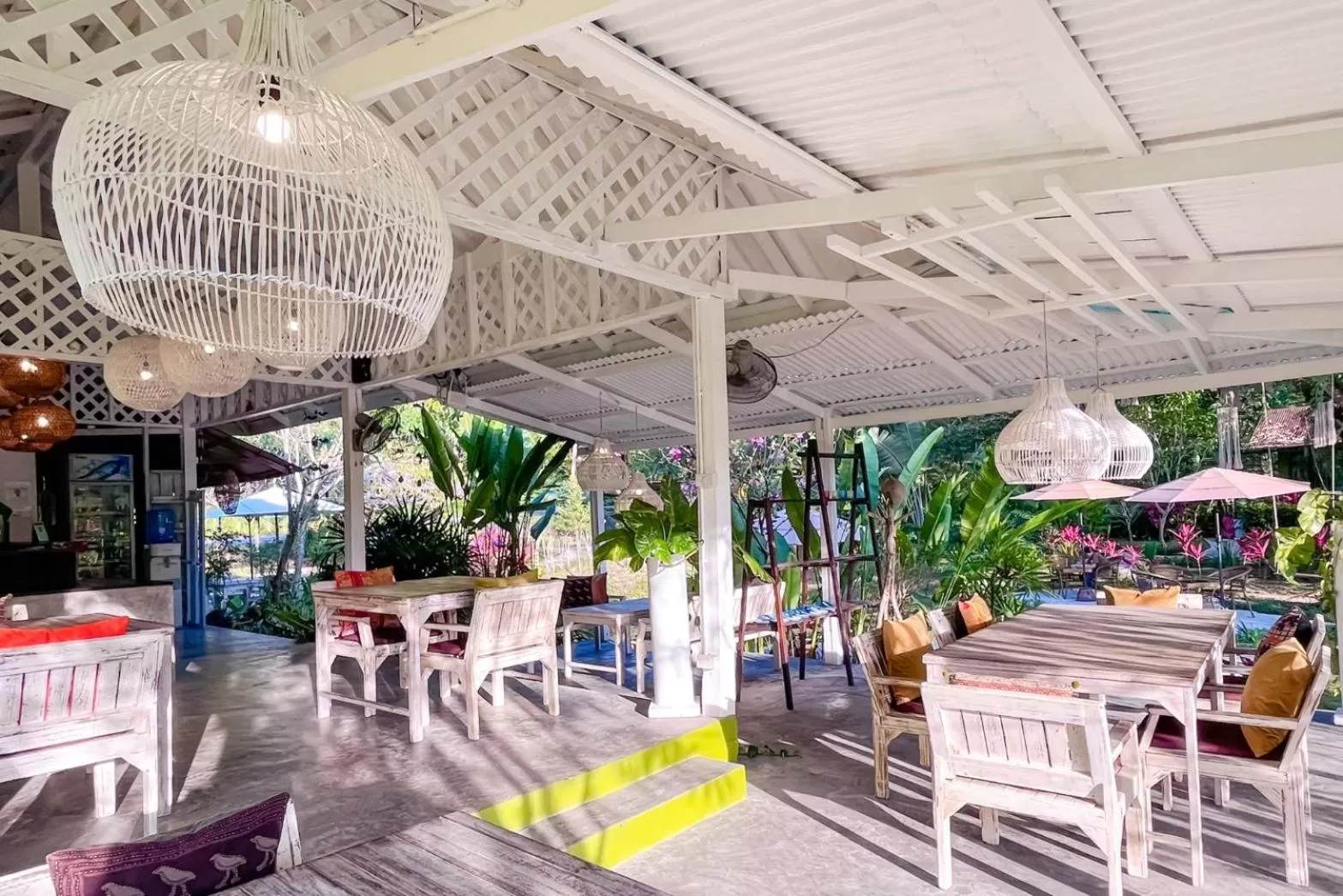 Restaurant/Places to Eat in Baan Bua Cottage SHA EXTRA PLUS B5510