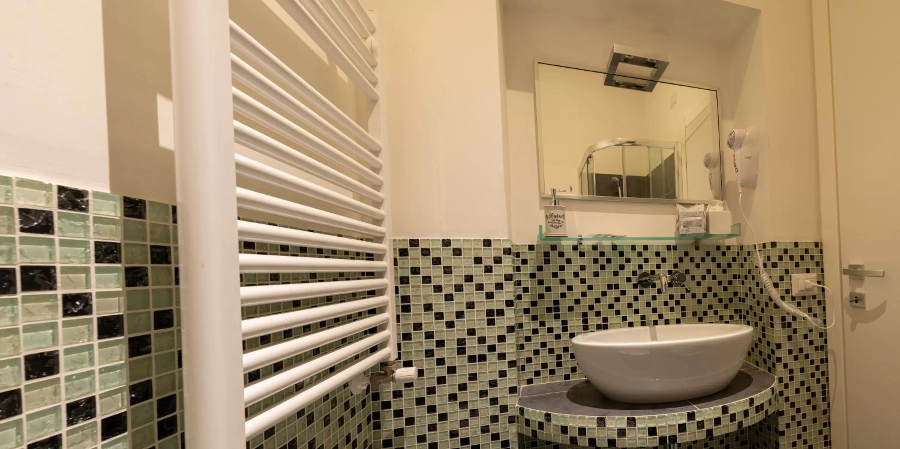 Bathroom in Cento Passi dal Vaticano