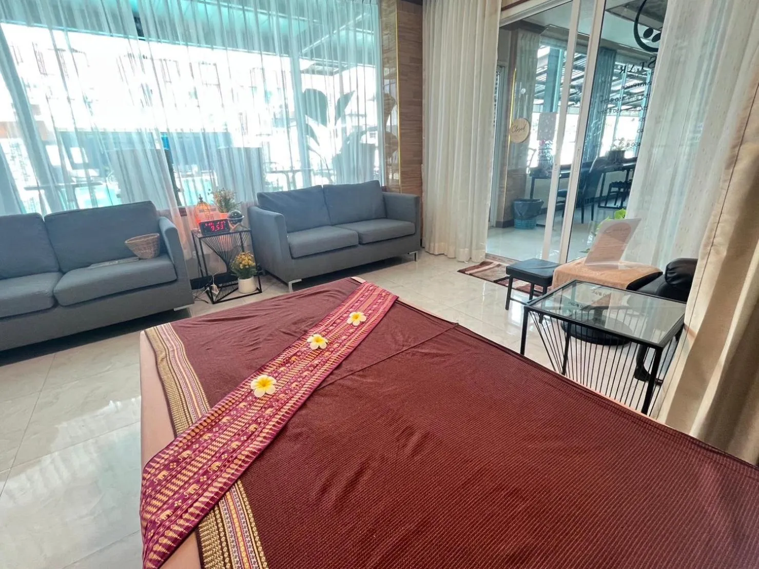 Massage, Bed in Blue Sky Residence Airport