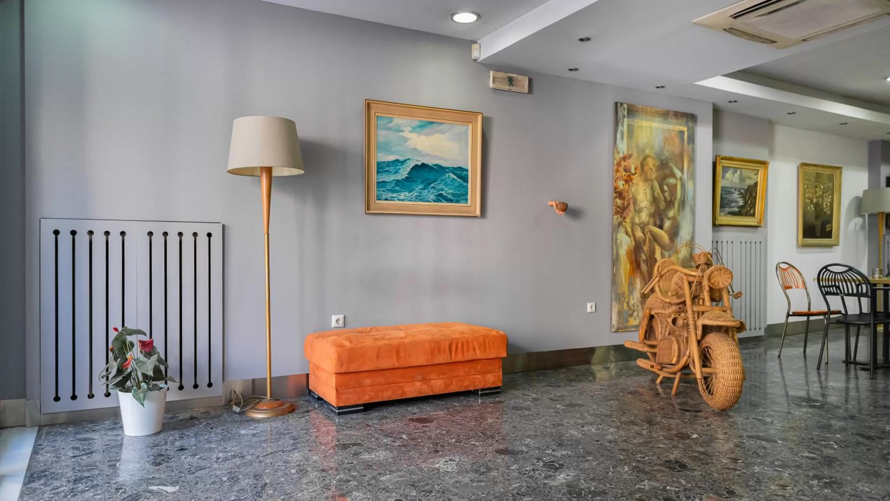 Decorative detail in Diros Hotel