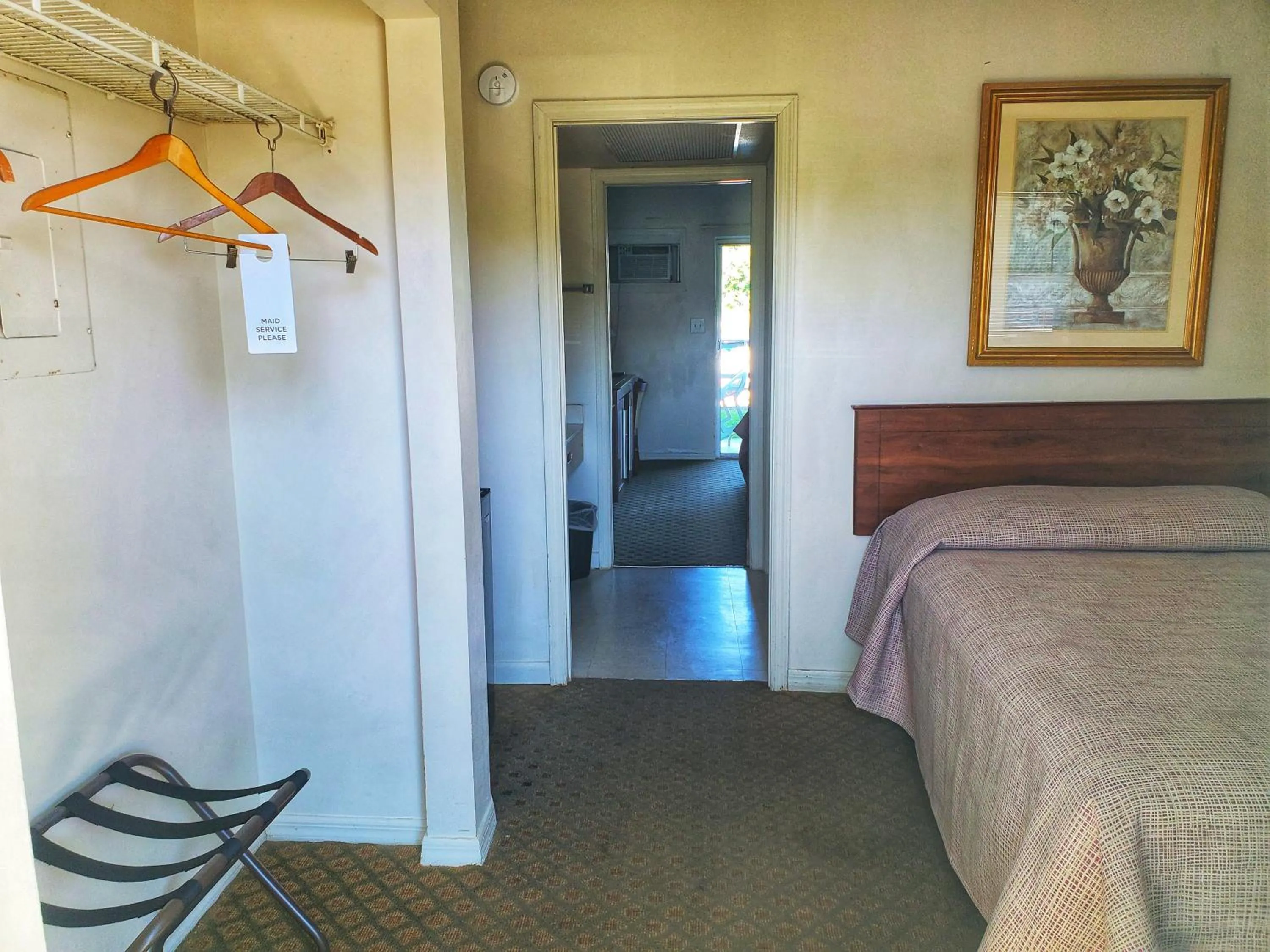 Patio, Bed in The Port Hotel and Marina