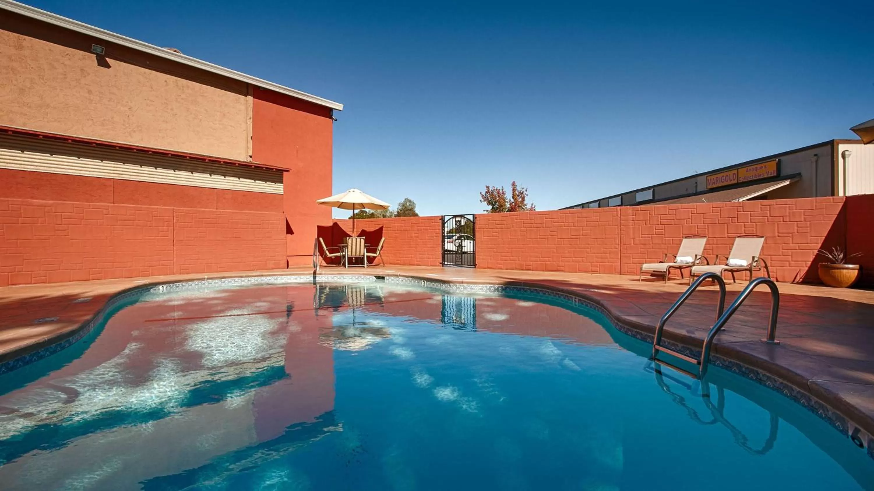 On site, Swimming Pool in Best Western Anderson Inn