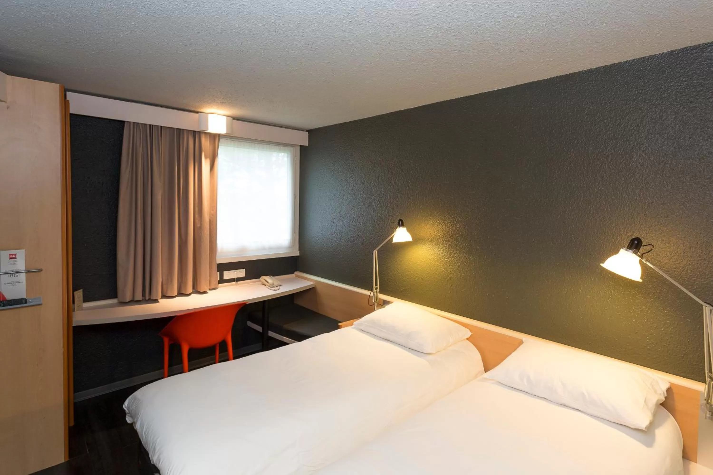 Bed in ibis Lorient Centre Hôtelier