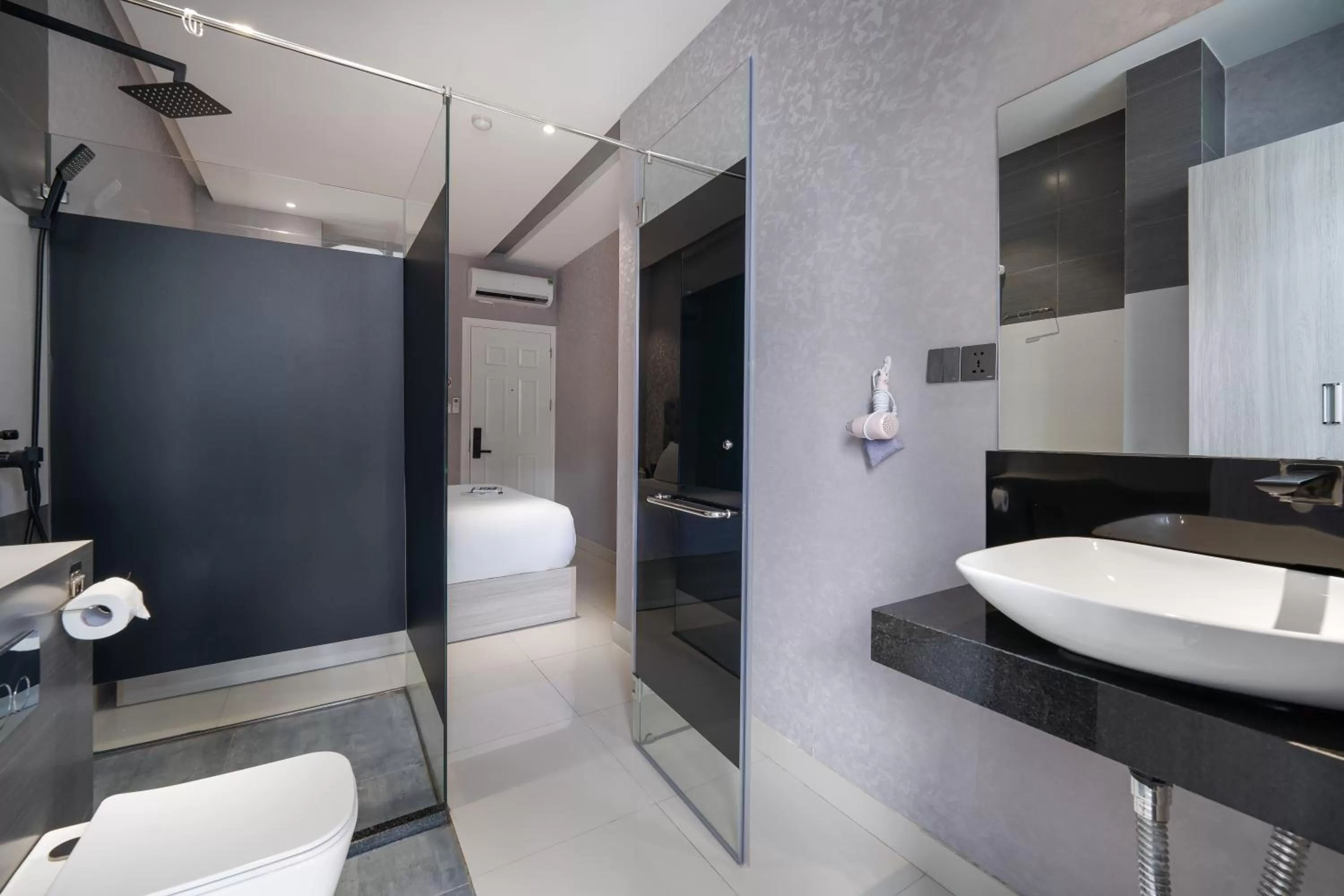 Bathroom in Mari Queen Hotel - Bui Thi Xuan