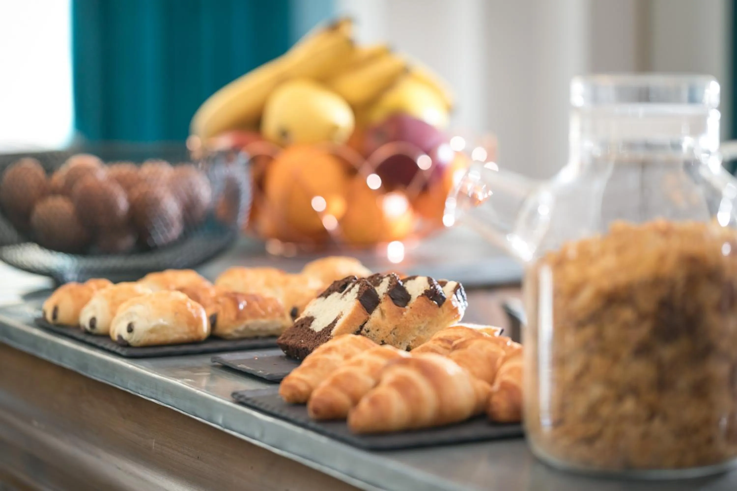 Breakfast in The Jay Hotel by HappyCulture