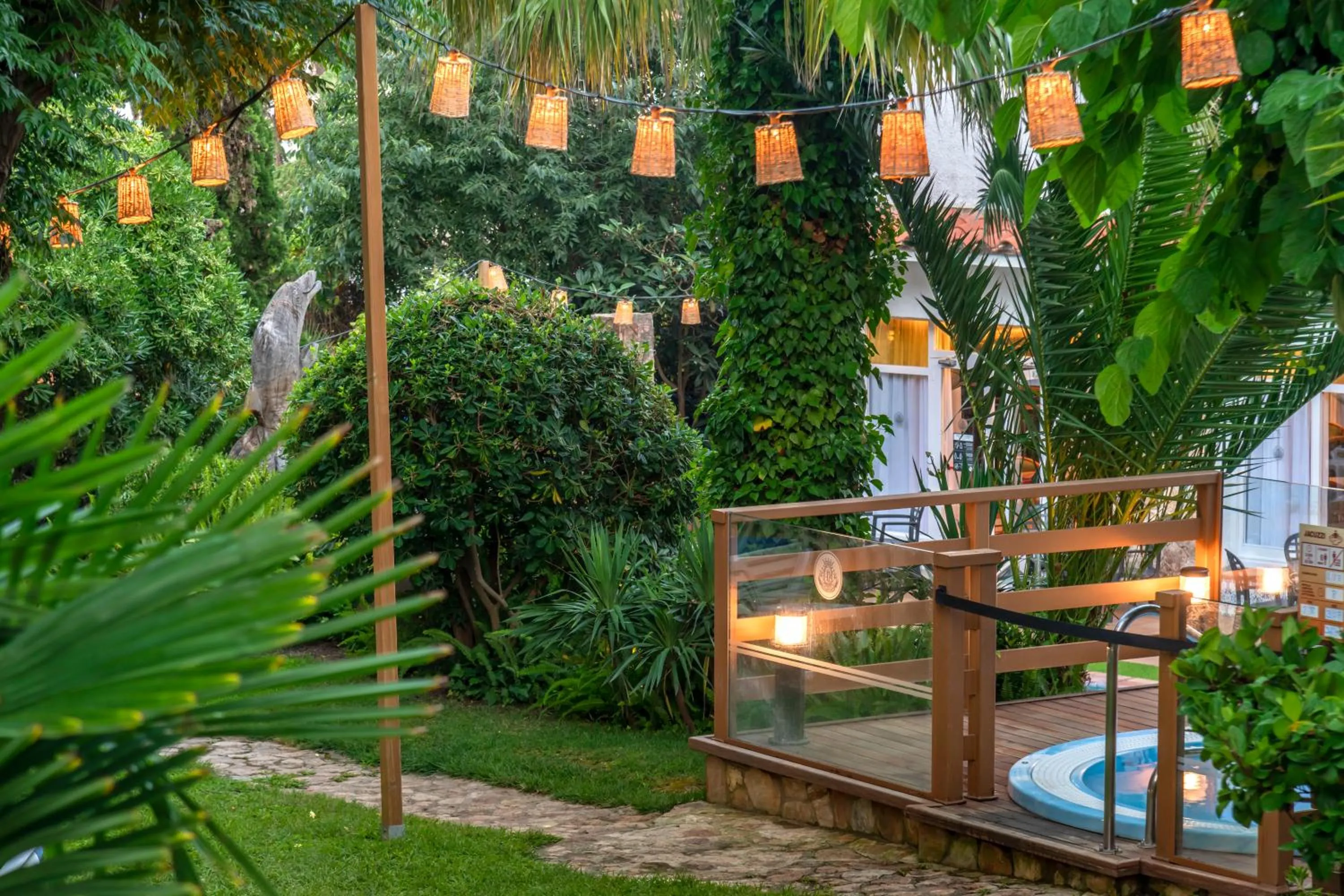 Patio in Hotel GHT Neptuno-Tossa & Venus SPA