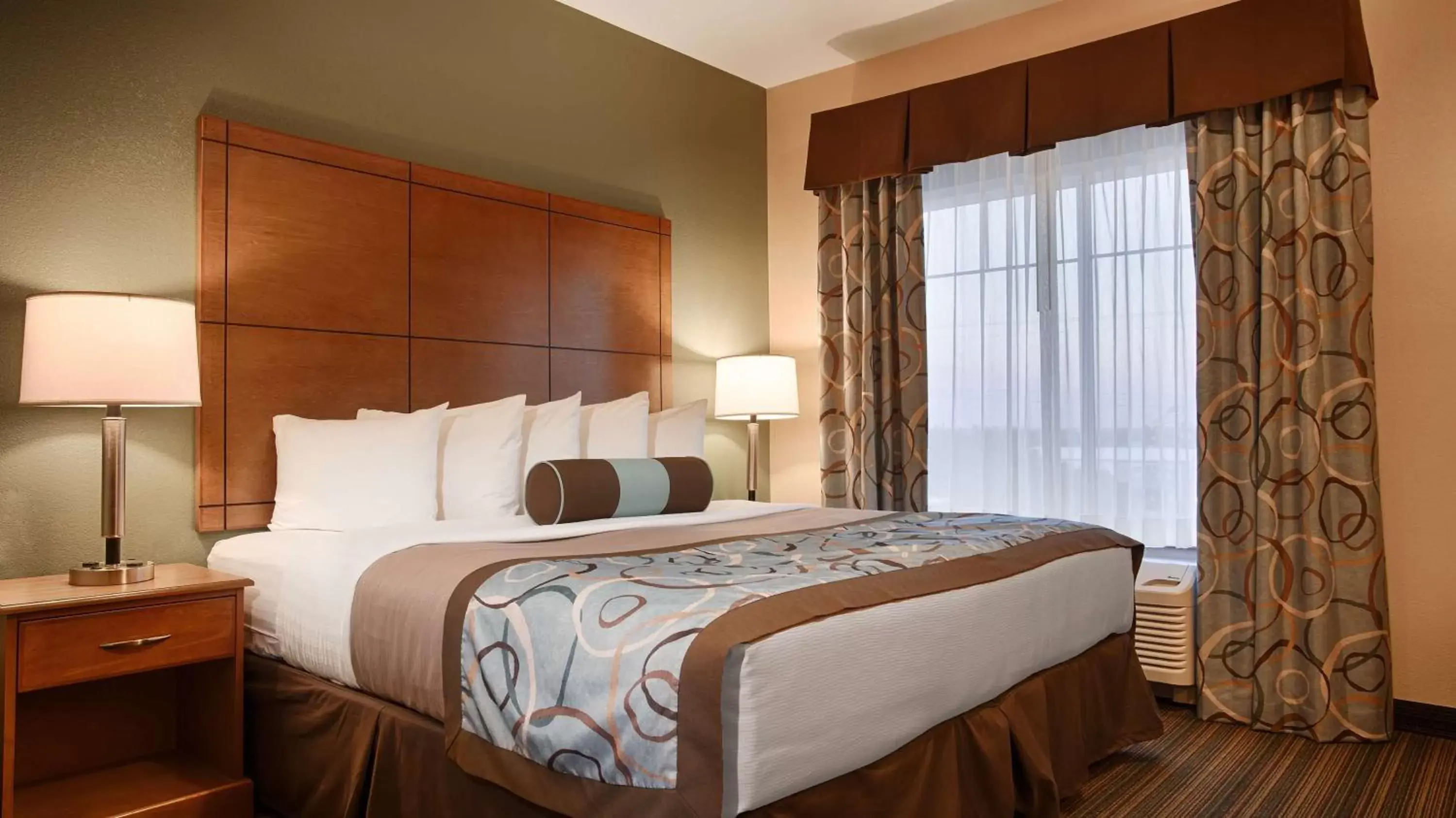 King Room with Roll-In Shower - Disability Access in Best Western Plus Seminole Hotel & Suites King Room with Roll-In Shower - Disability Access in Best Western Plus Seminole Hotel & Suites