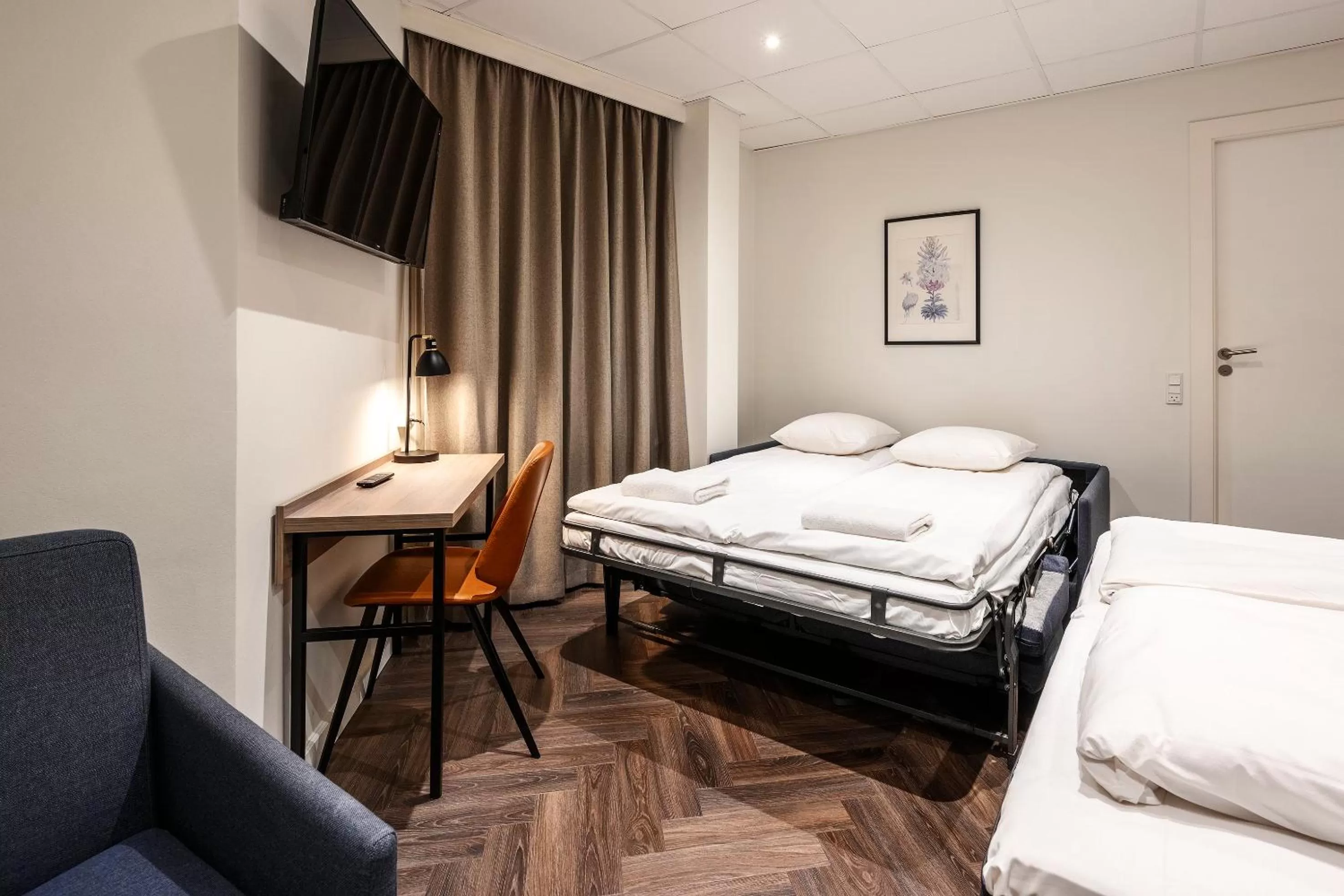 Photo of the whole room, Bed in Go Hotel Saga