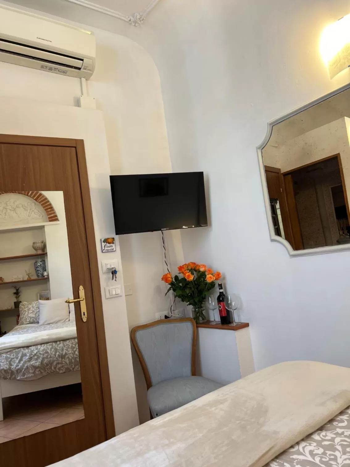 TV and multimedia, TV/Entertainment Center in Home Milù Florence