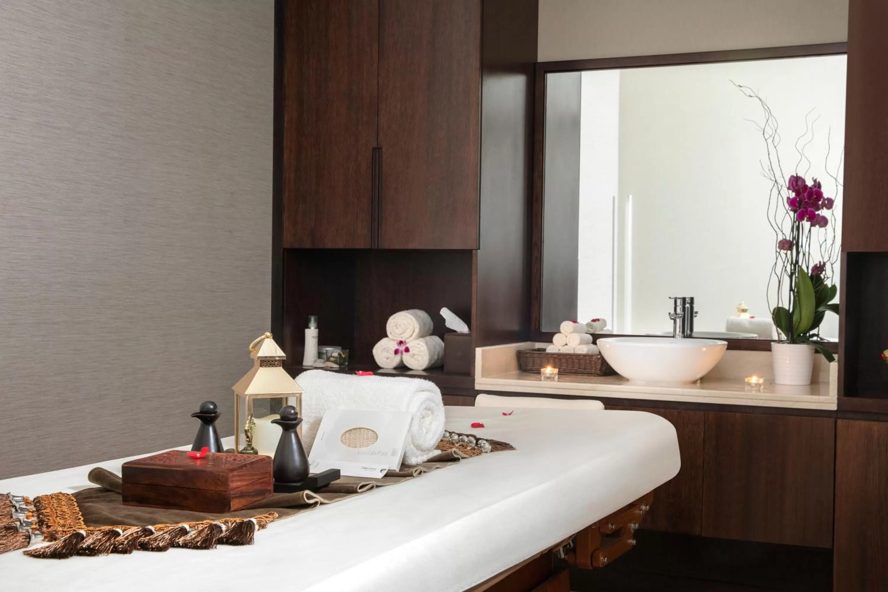 Massage in Jumeira Rotana – Dubai