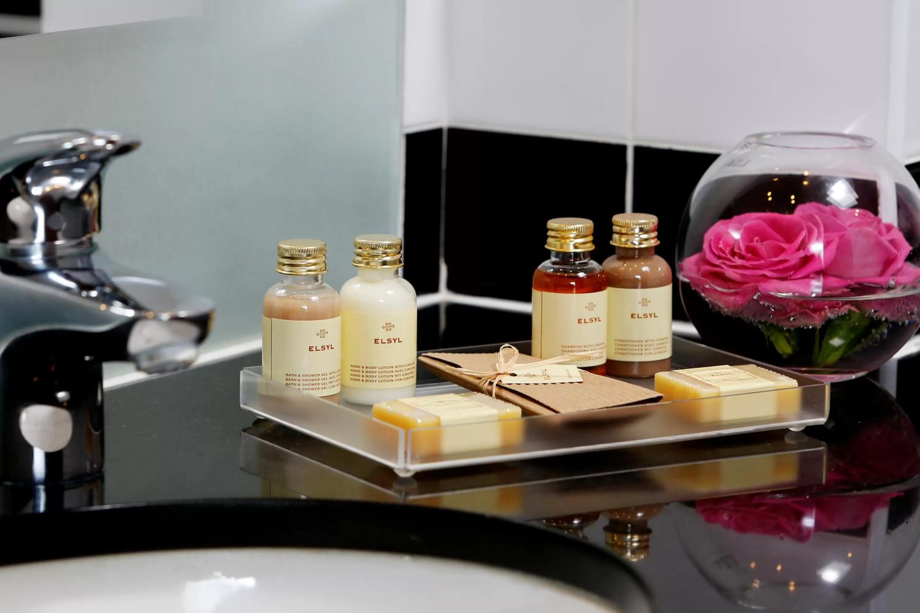 Bathroom in Best Western Ship Hotel