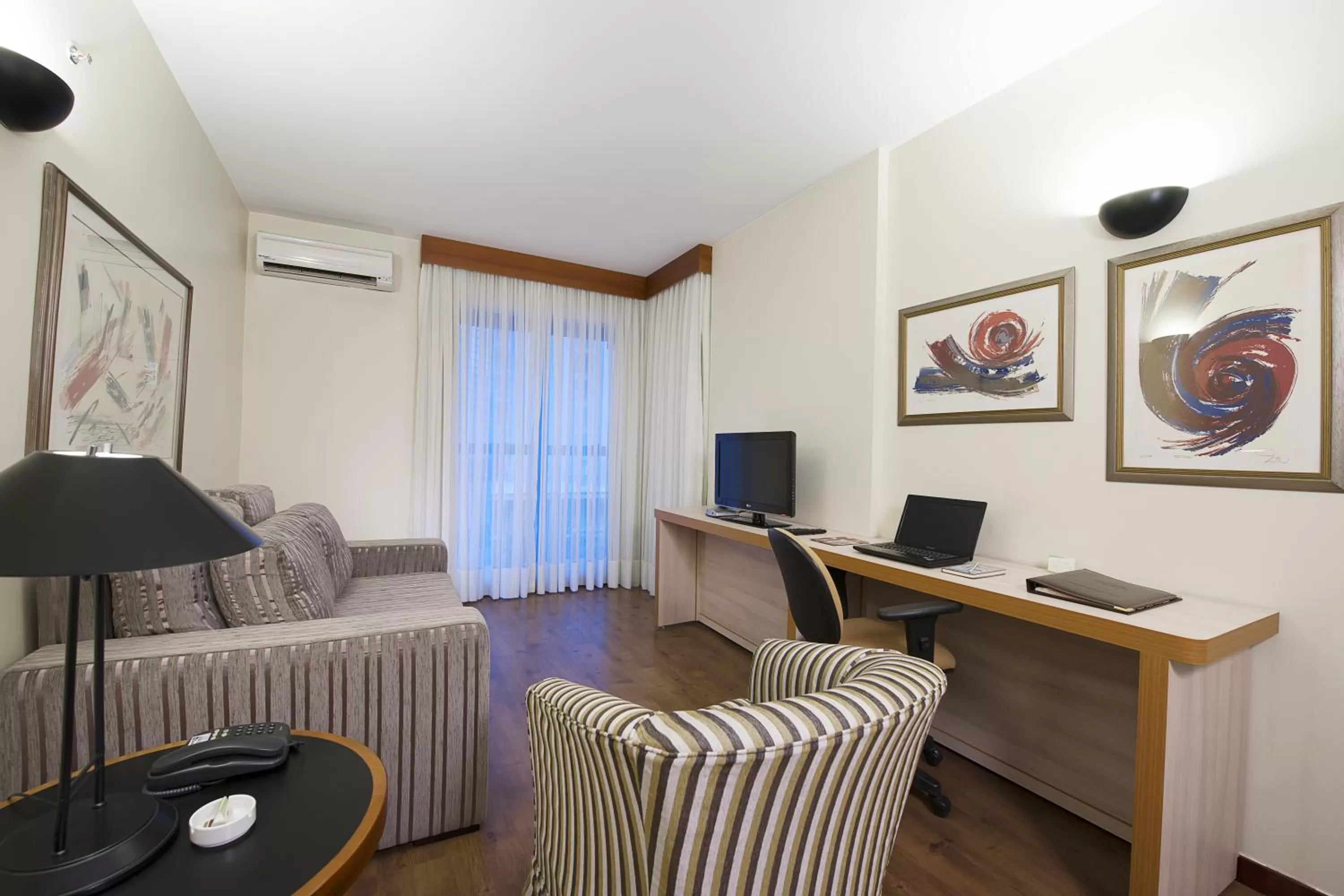 Seating area in Metropolitan Hotel Brasília