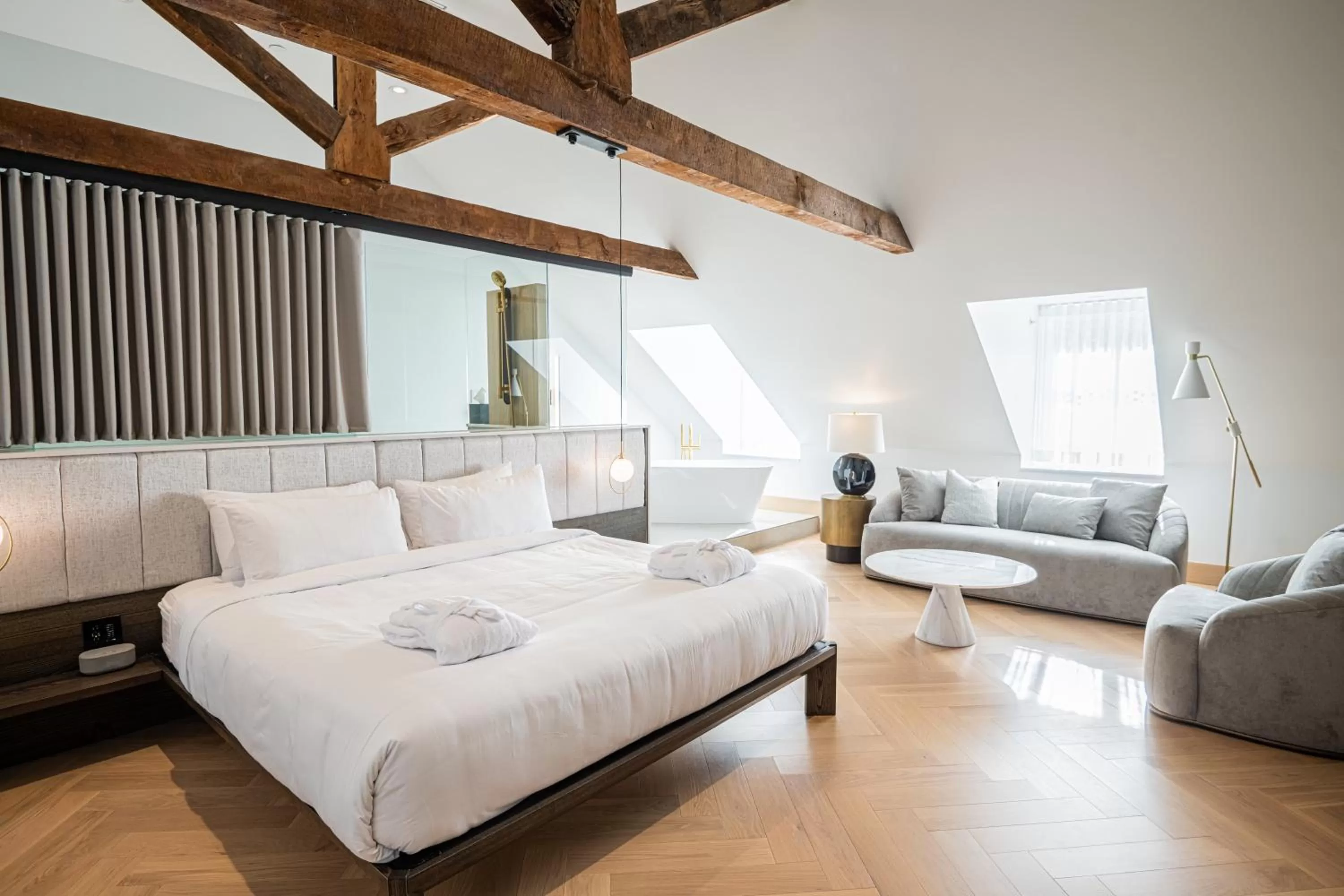 Living room, Bed in Hôtel Boutique Ophelia - Par Aneyro