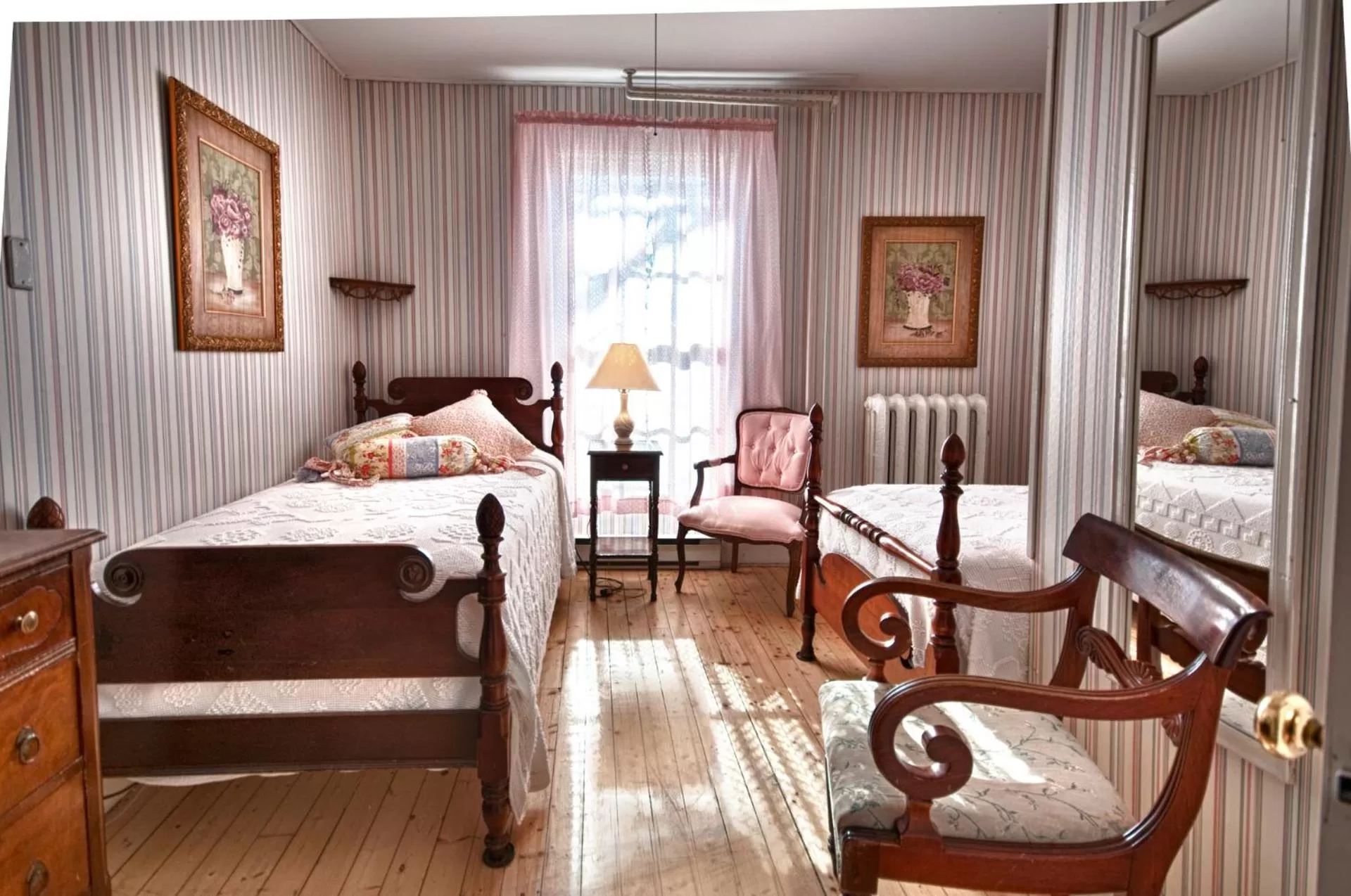 Bedroom, Bed in Telegraph House Motel