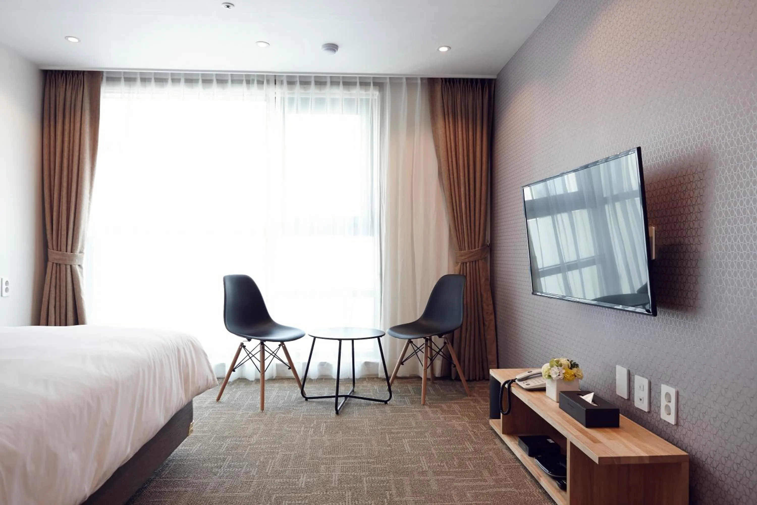 Bed in Royal Square Hotel Seoul