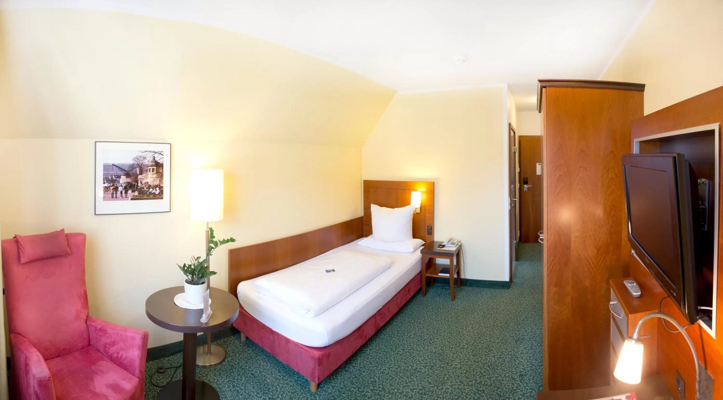 Photo of the whole room, Bed in Hotel Weisses Lamm