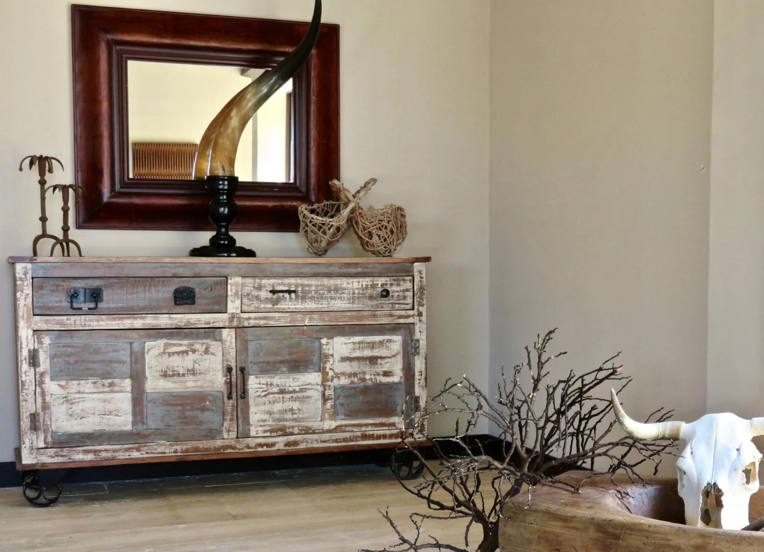 Communal lounge/ TV room in Vallegrande Nature Resort by Geocharme