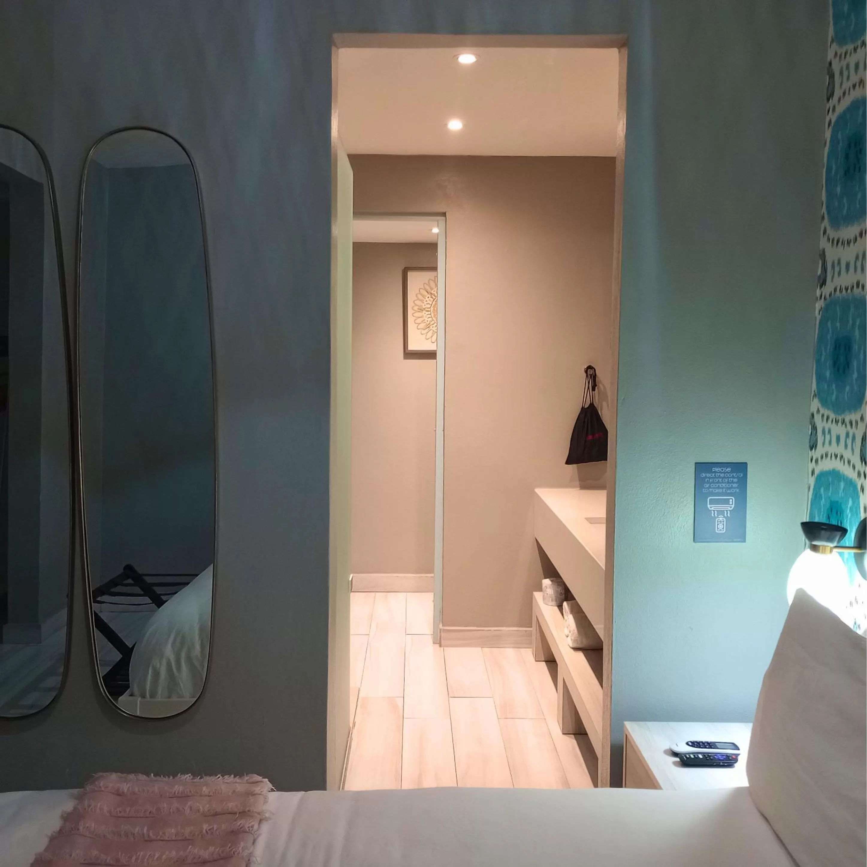 Bed in Trópica Beach Hotel