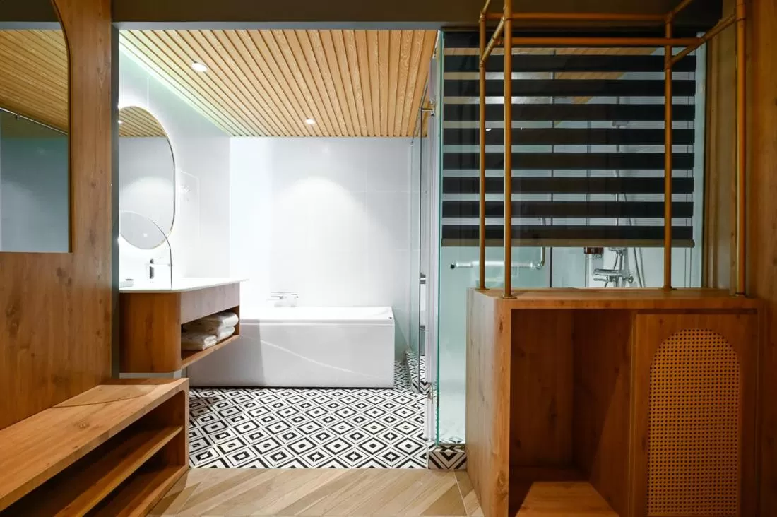 Bathroom in La Opera Saigon Hotel