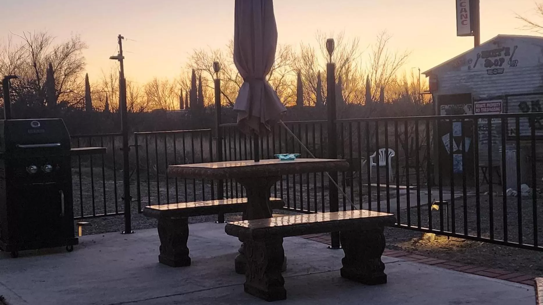 Patio in Rose's Motel