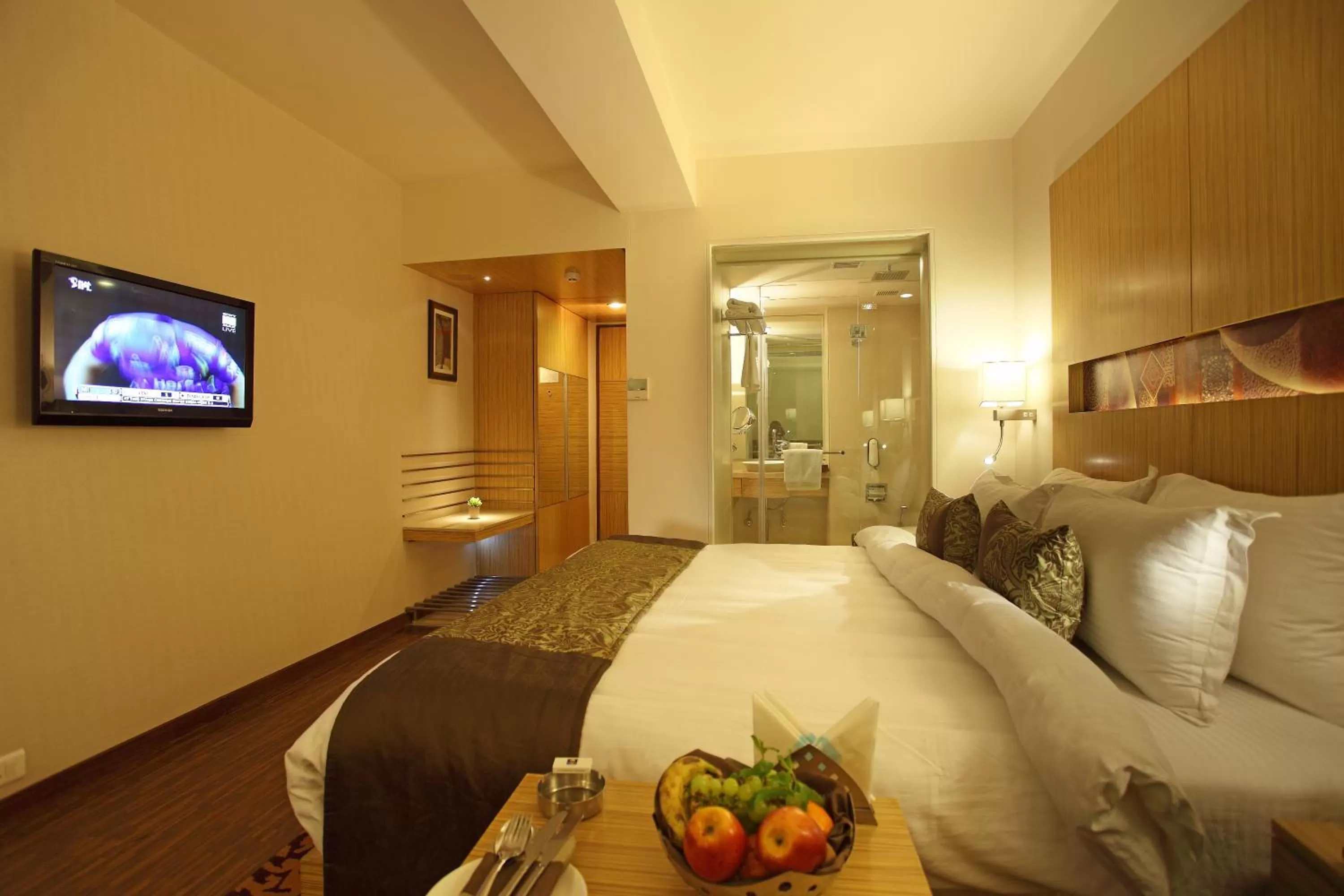 TV and multimedia, Bed in Comfort Inn Legacy