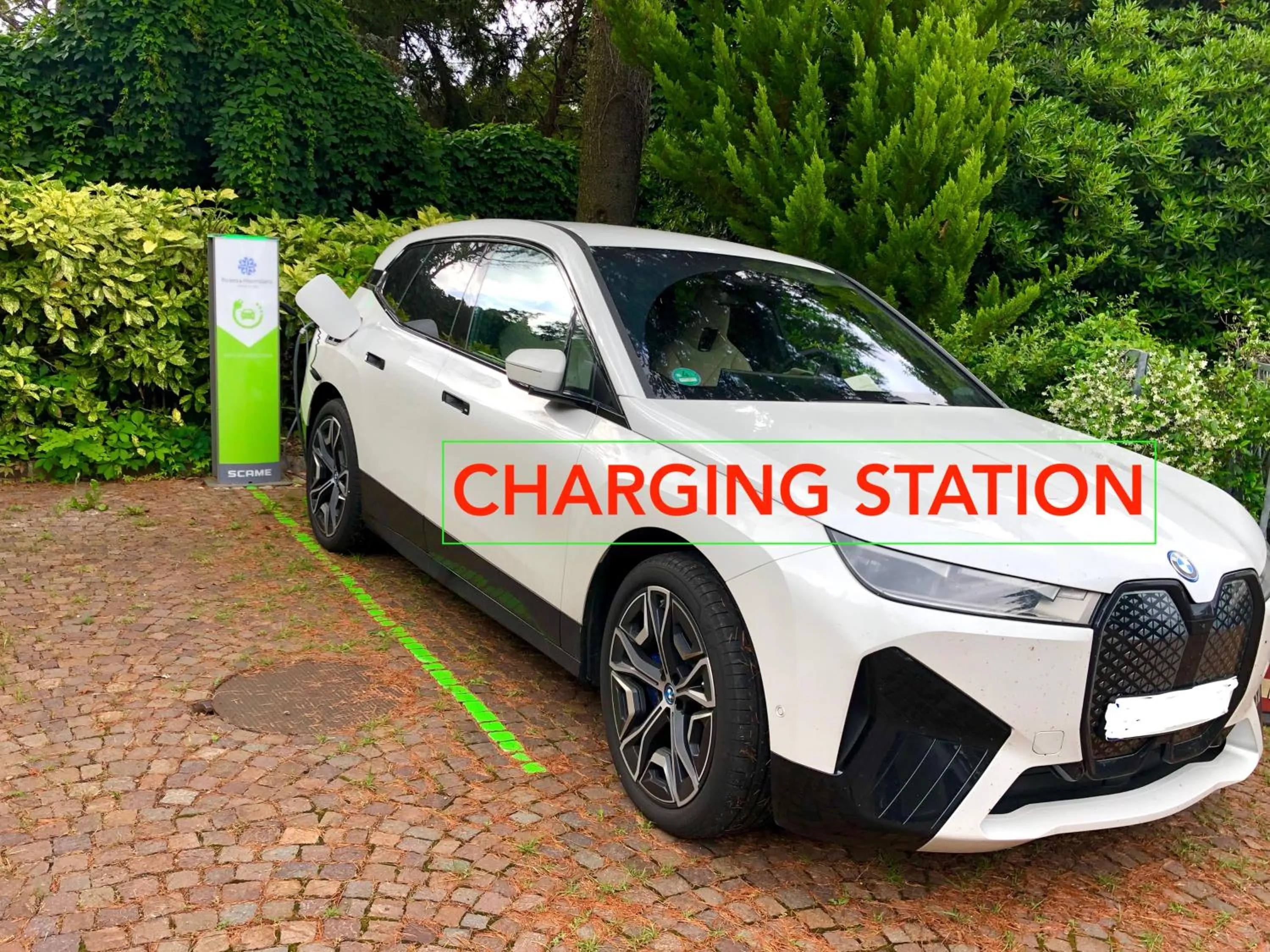 Parking in Hotel Riviera & Maximilian's