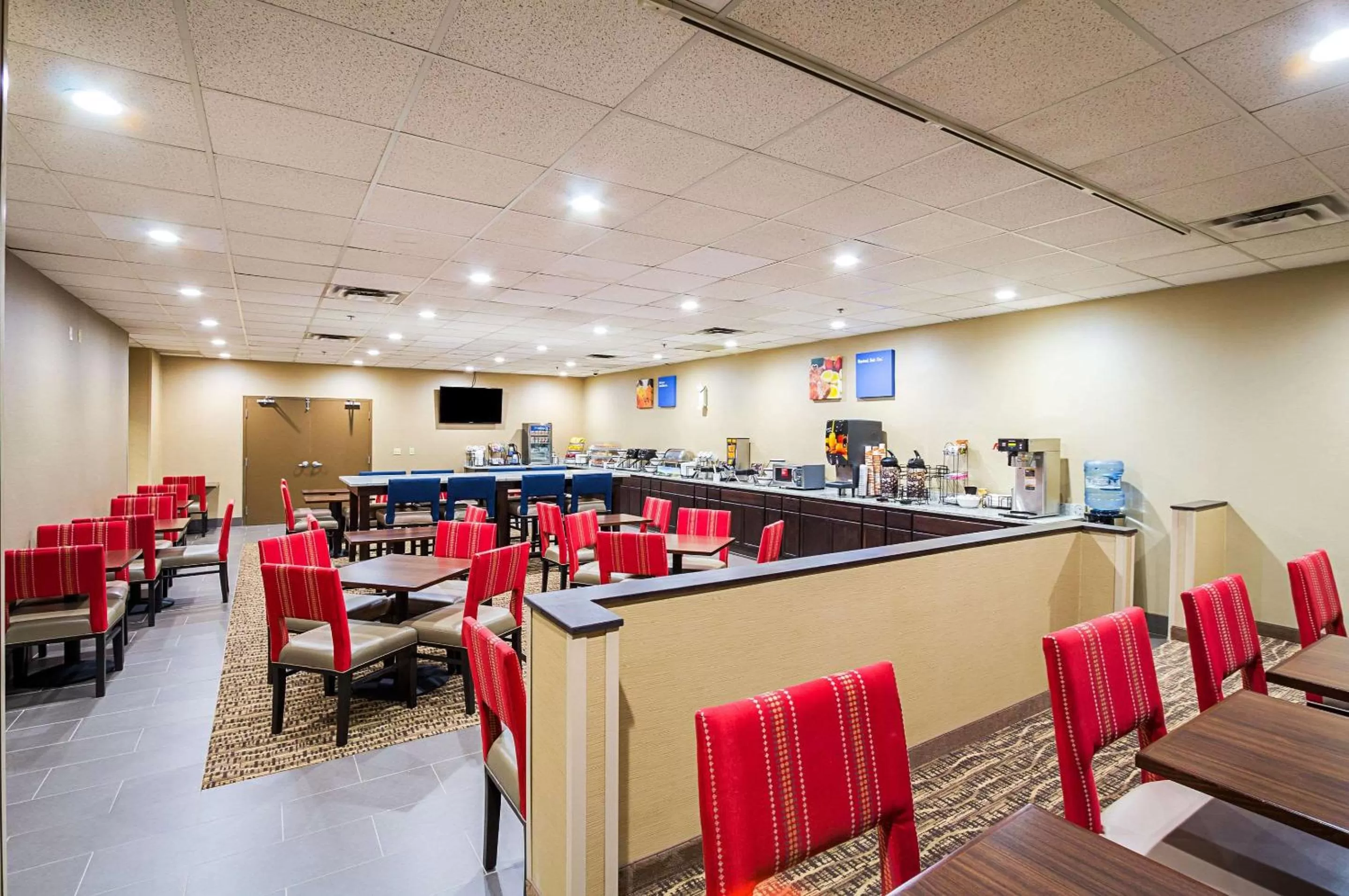 Restaurant/places to eat in Comfort Inn Cleveland Downtown