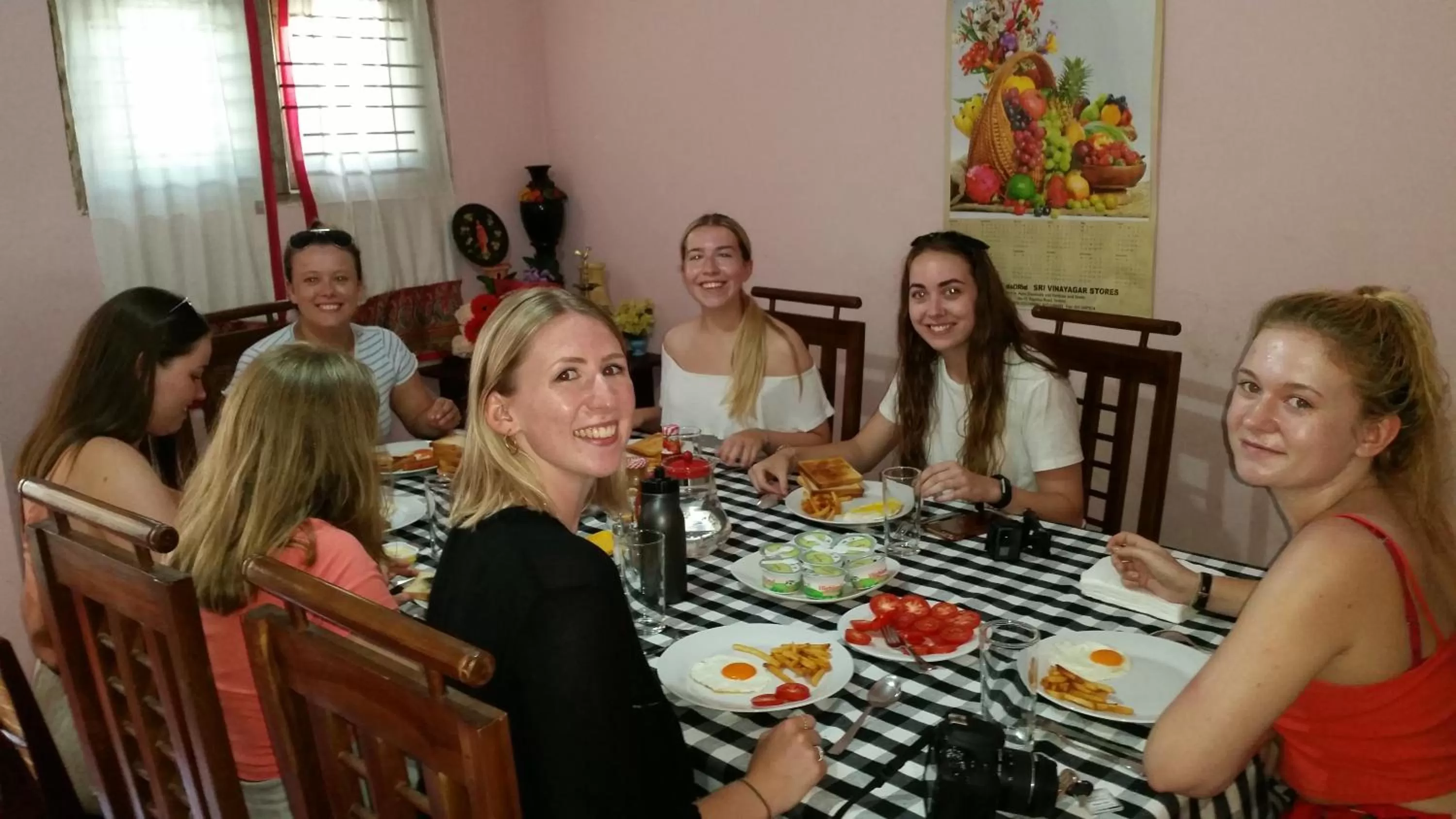 Restaurant/places to eat in Mahaweli View Inn