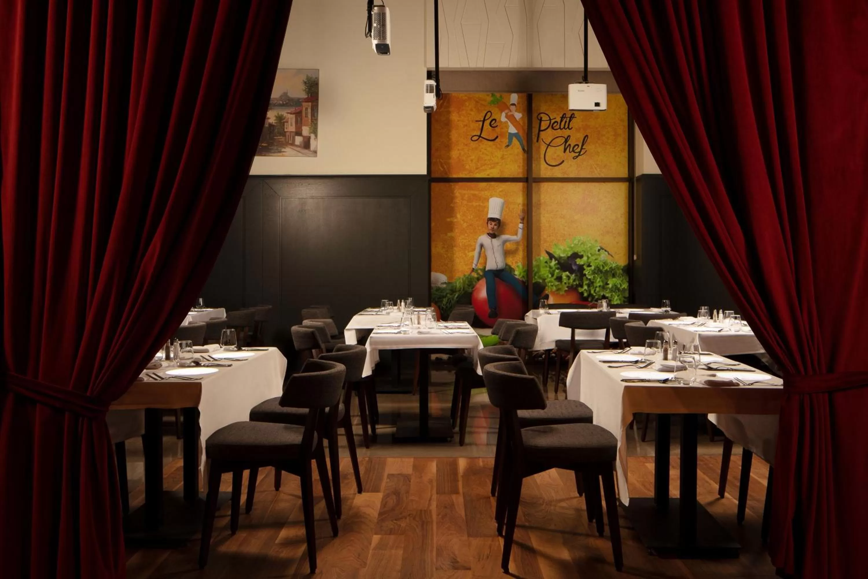 Restaurant/places to eat in Sheraton Istanbul City Center