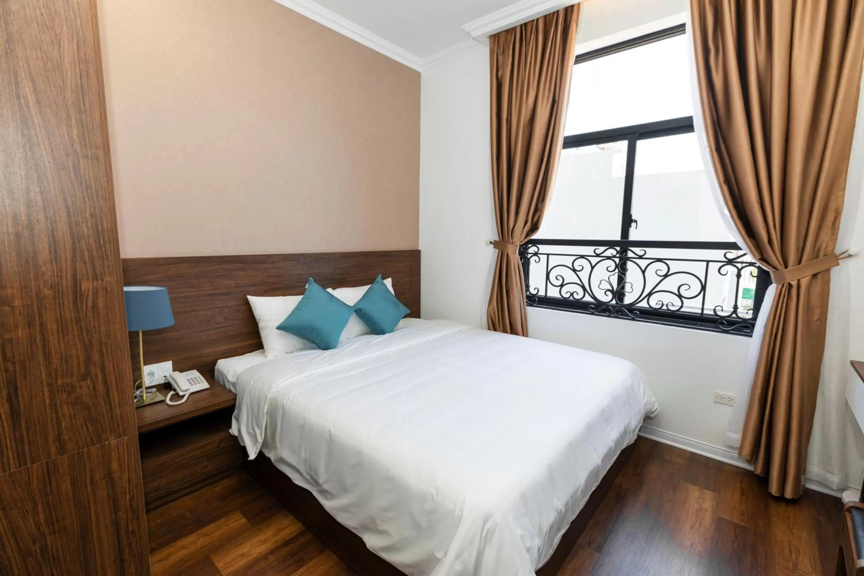 Bedroom, Bed in Minh Phong Hotel Ha Long