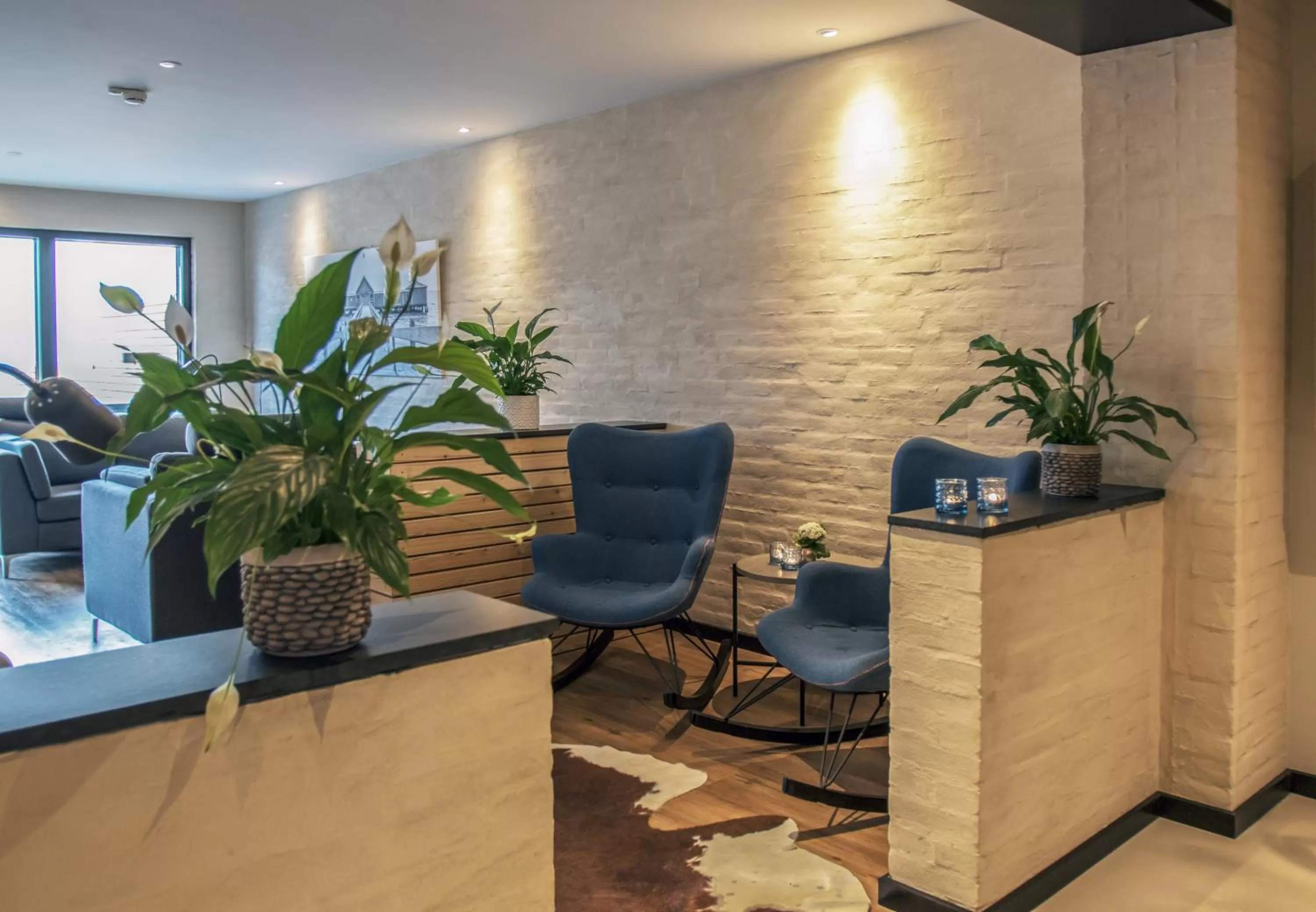 Communal lounge/ TV room in Hotel 6400