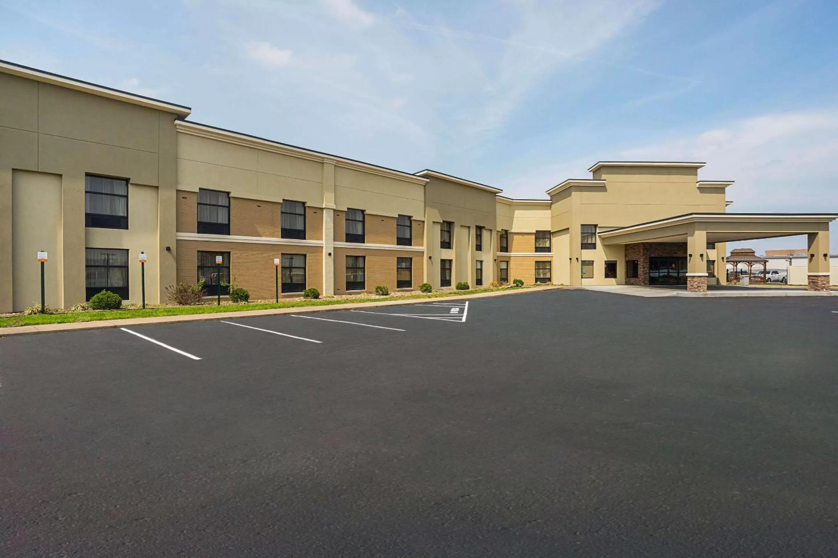 Clarion Inn & Suites Evansville Eastland Area