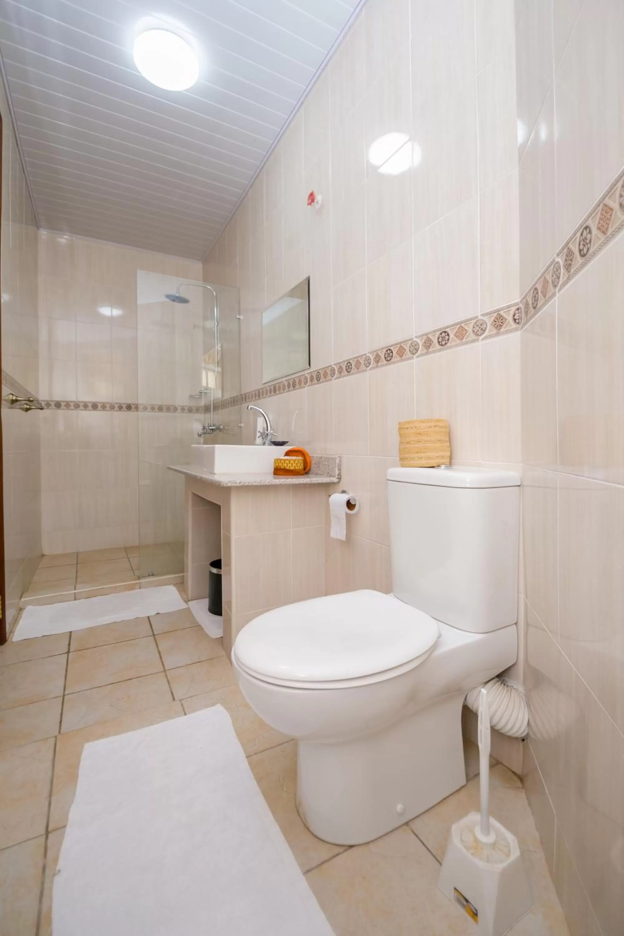 Shower, Bathroom in Hotel Rudi