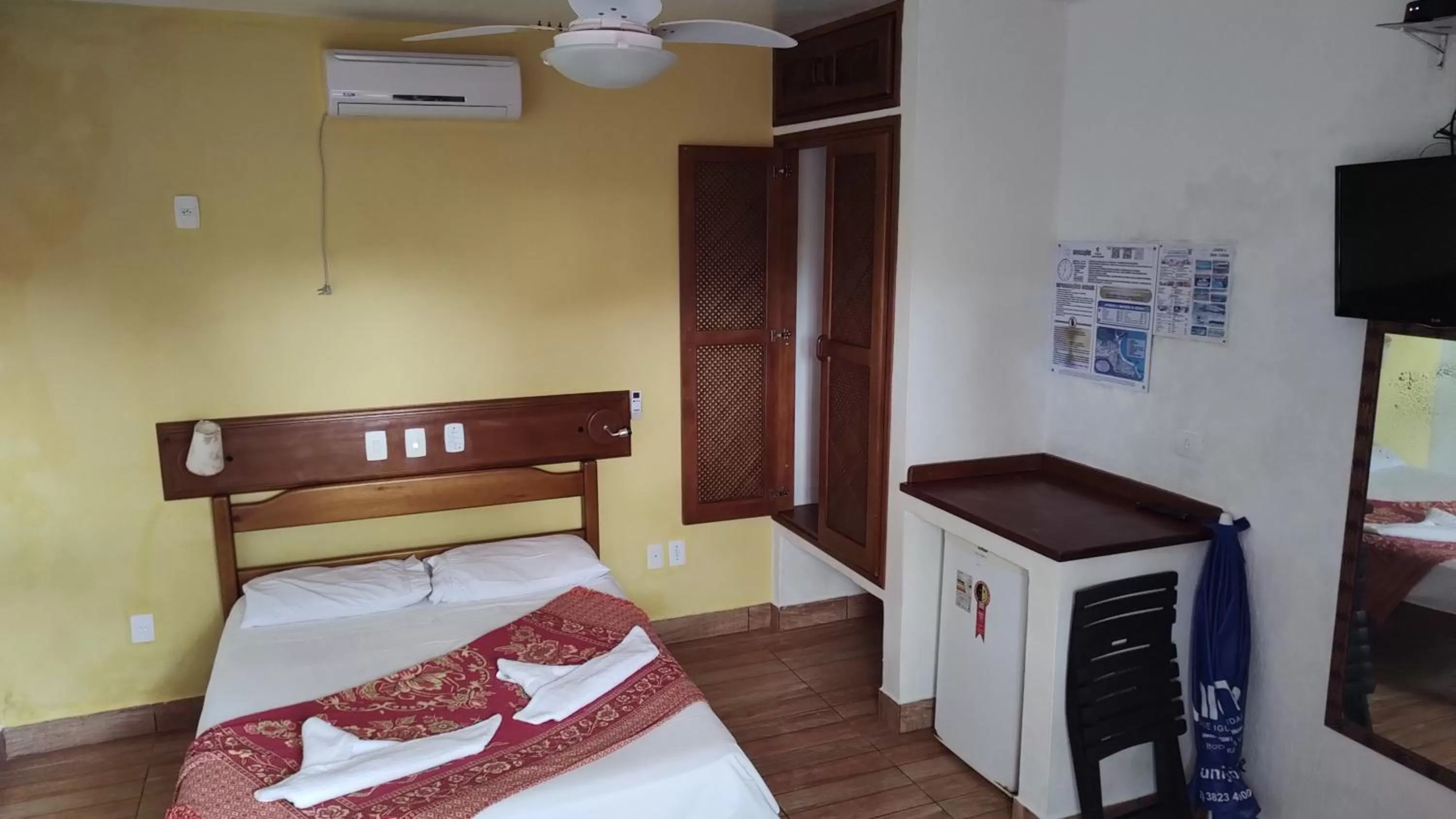 fireplace in Hotel Lazaro Ubatuba Ltda